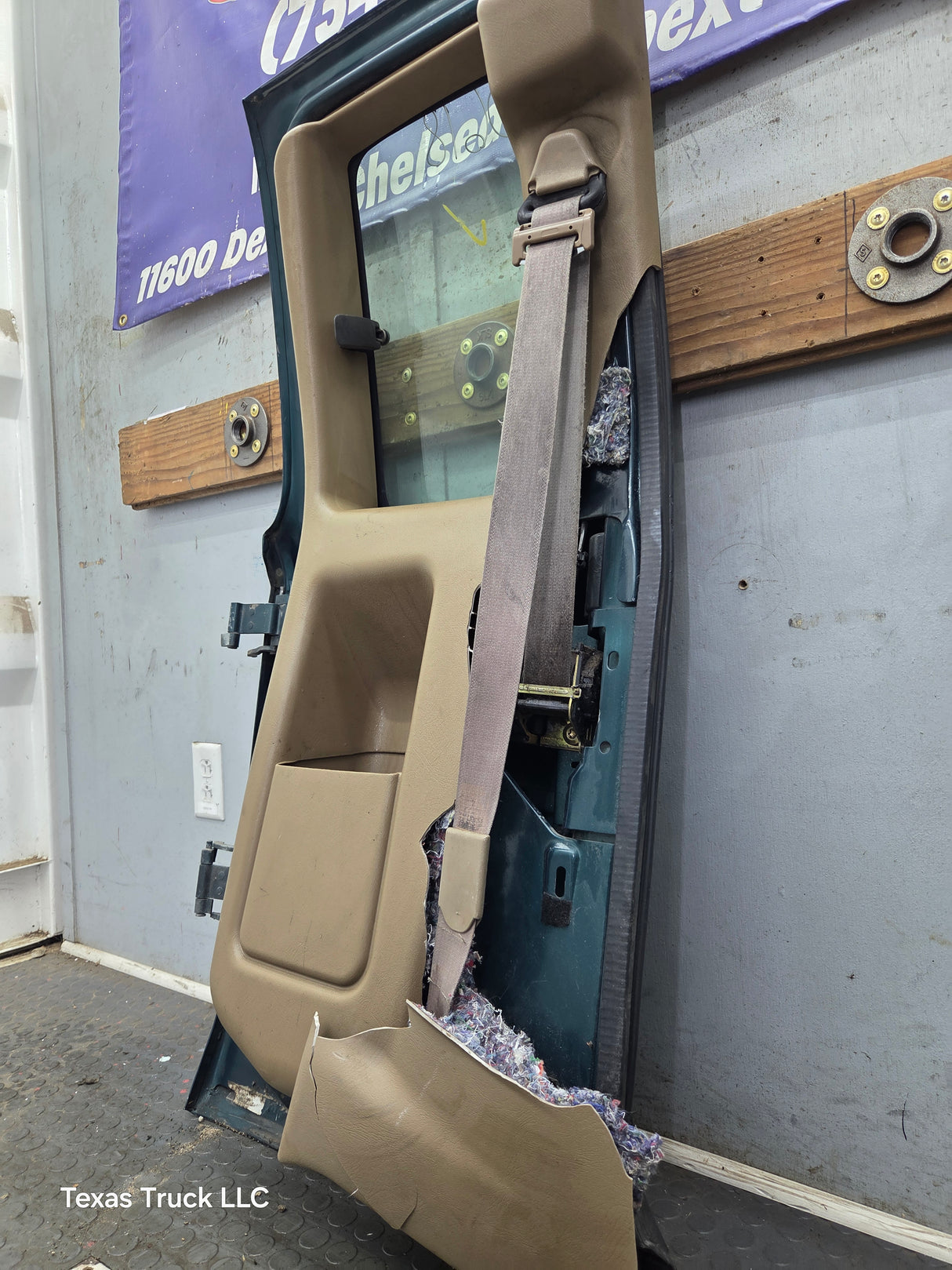 1996-2004 Chevrolet S10 / S15 / GMC Sonoma LH Driver Side Extended Cab Door