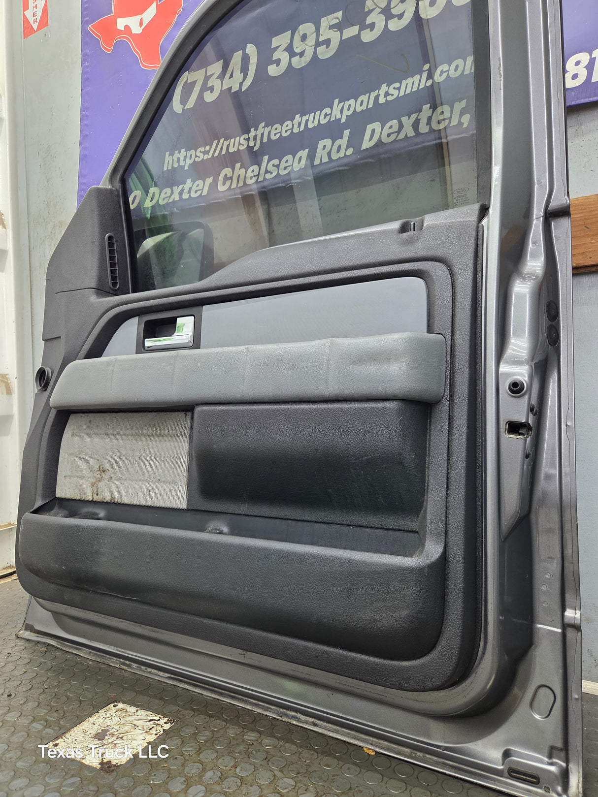 2009-2014 Ford F150 RH Passenger Side Front Door