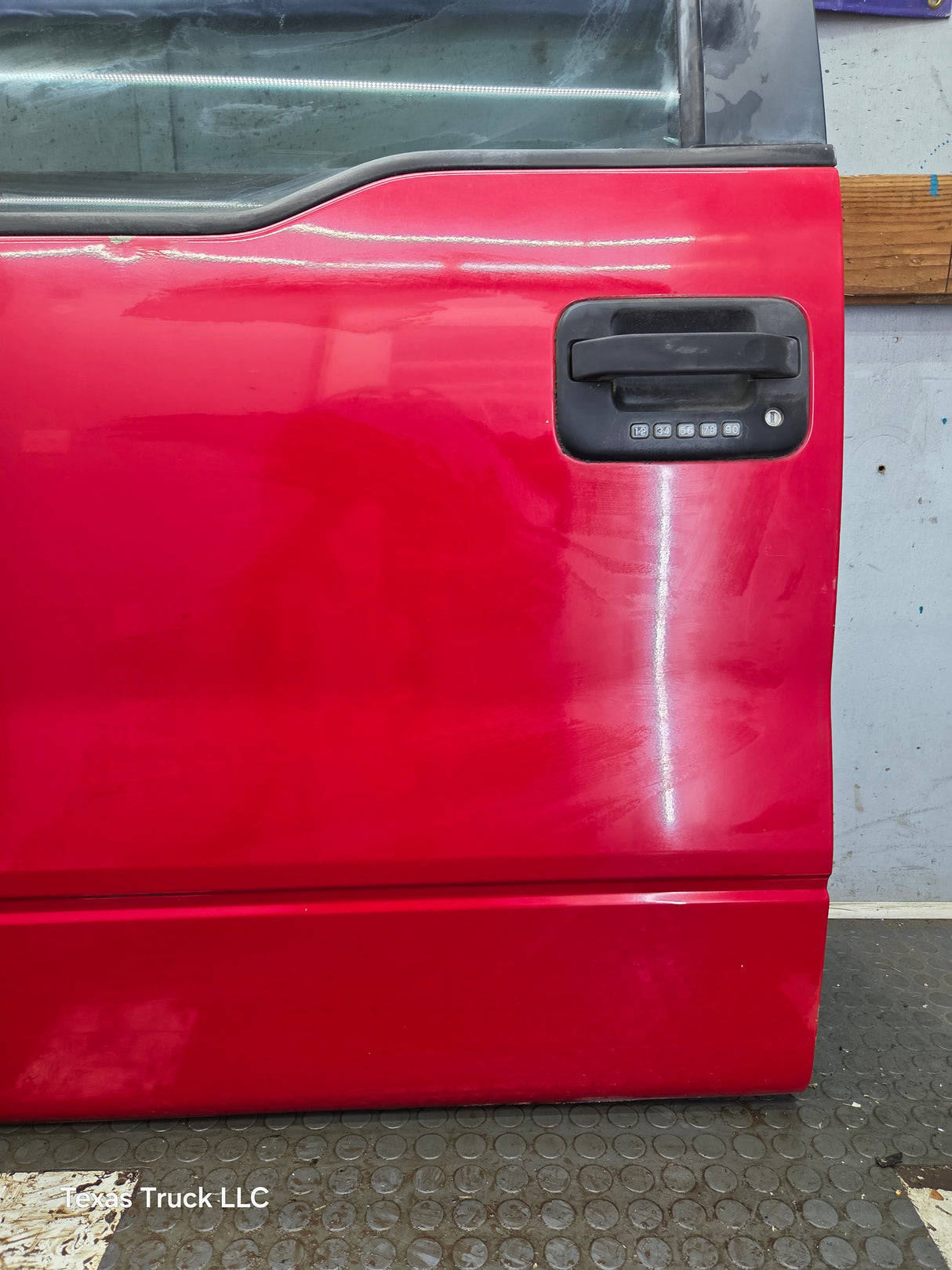 2004-2008 Ford F150 Crew Cab Driver Side Front Door LH