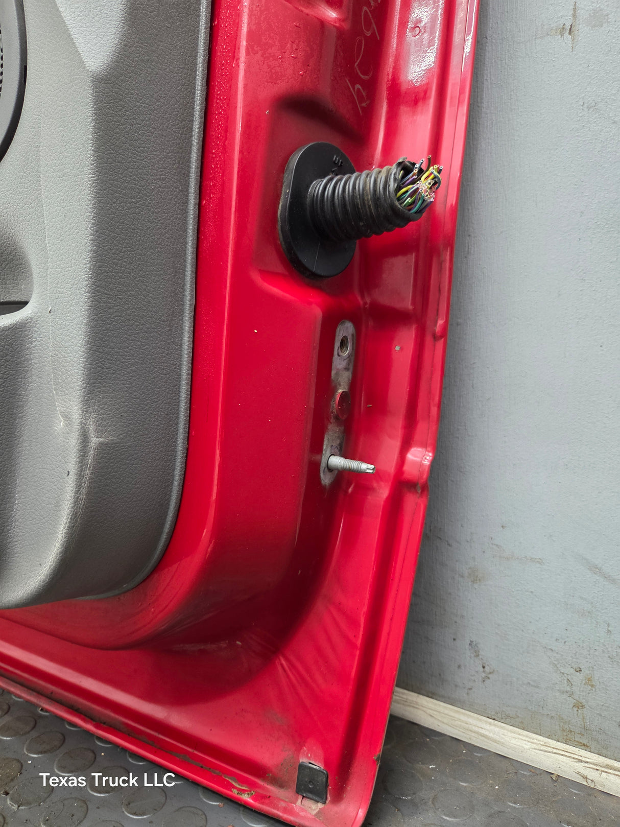 2004-2008 Ford F150 Crew Cab Driver Side Front Door LH