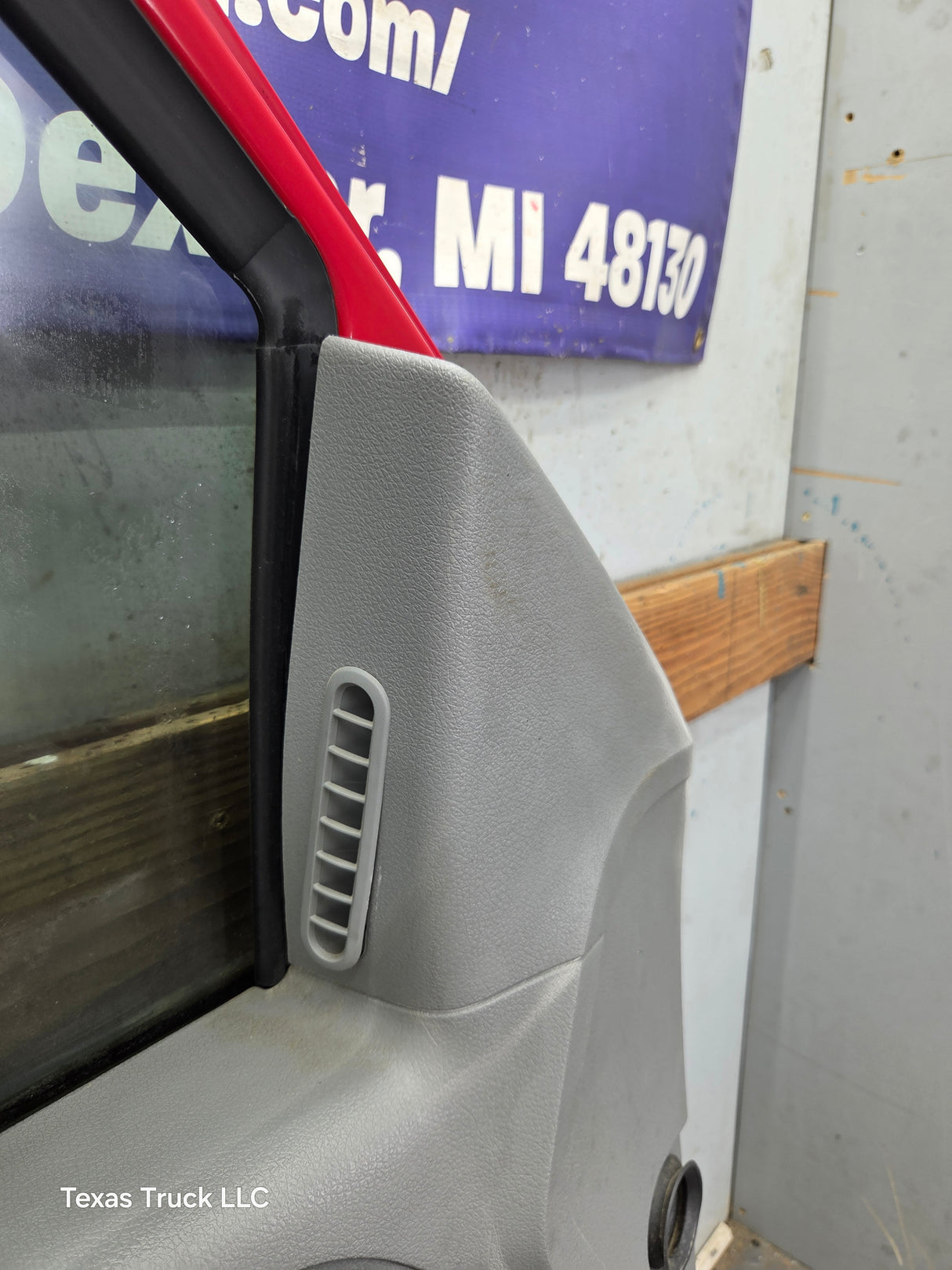 2004-2008 Ford F150 Crew Cab Driver Side Front Door LH