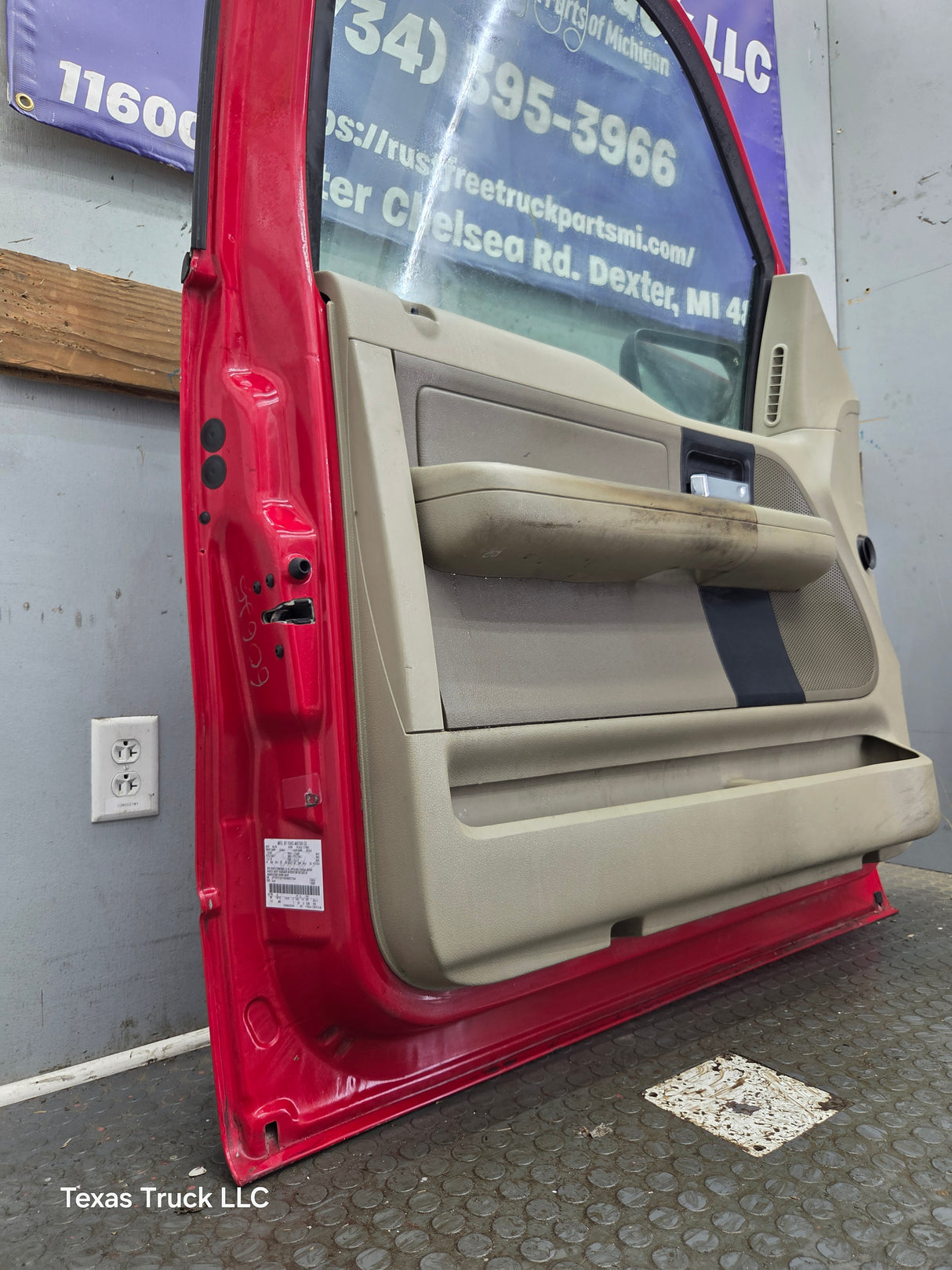 2004-2008 Ford F150 Driver Side Extended/Regular Cab Front Door LH