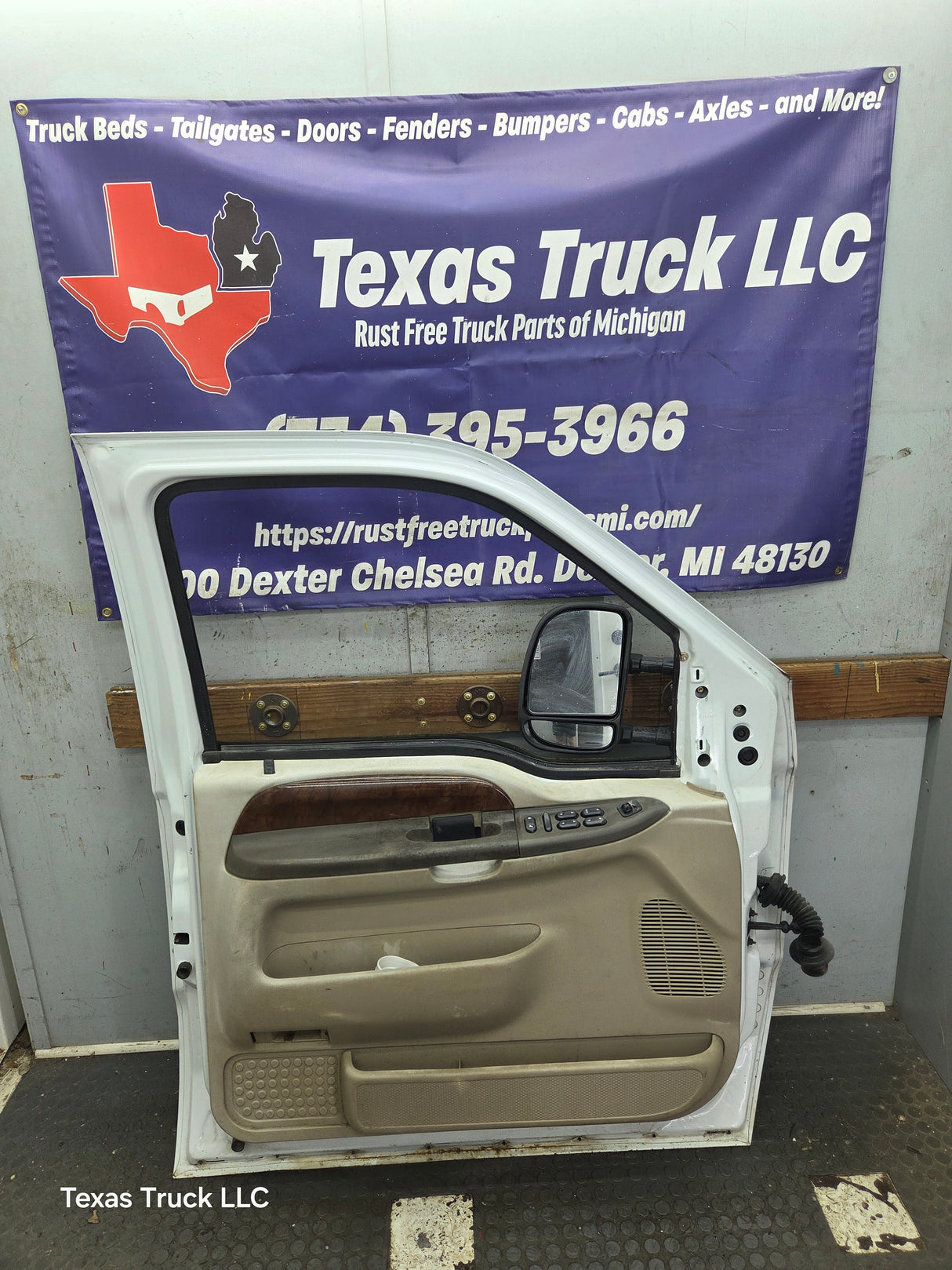 1999-2011 Ford Super Duty LH Driver Side Front Door F250 F350 F450 F550