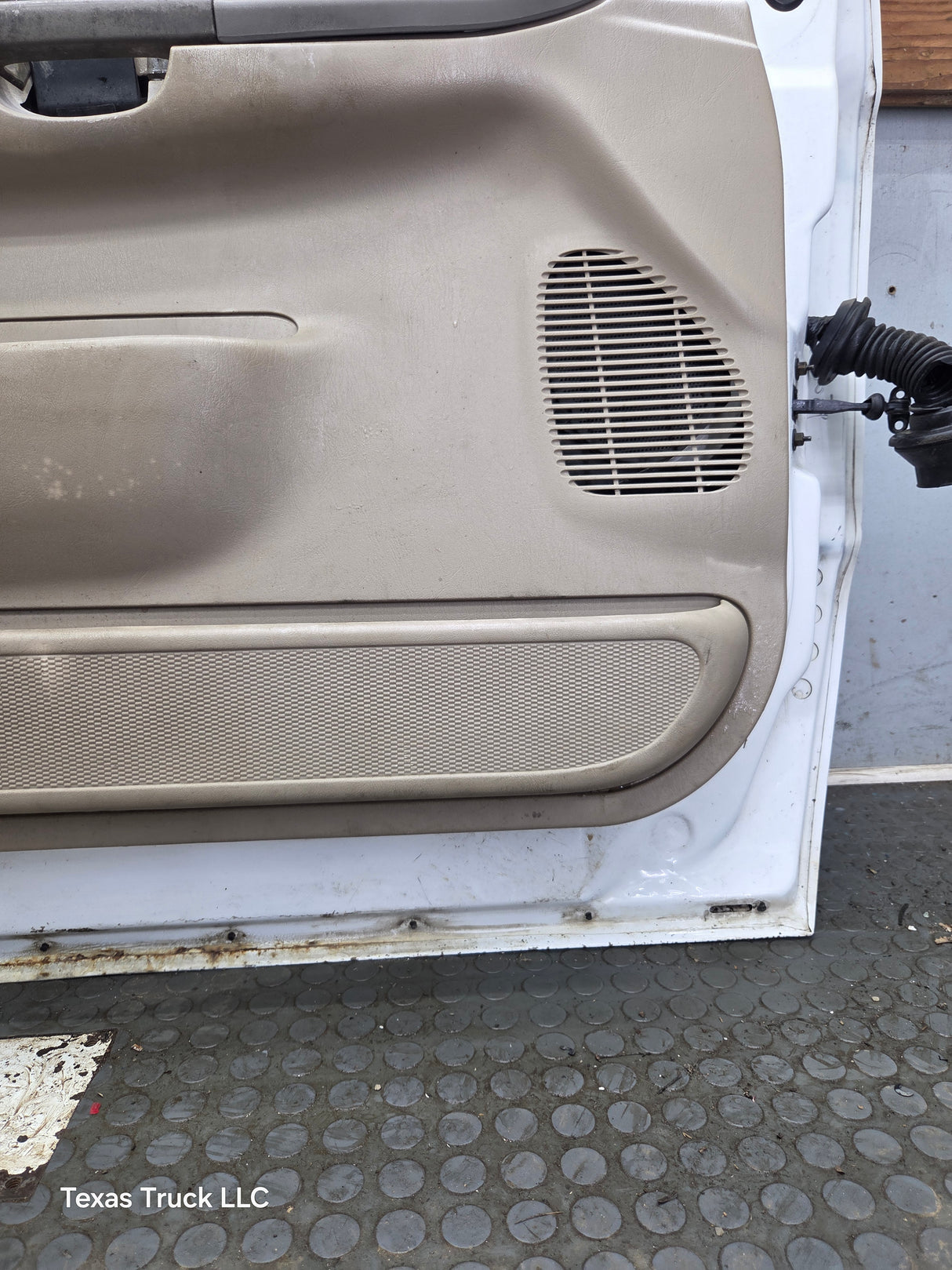 1999-2011 Ford Super Duty LH Driver Side Front Door F250 F350 F450 F550
