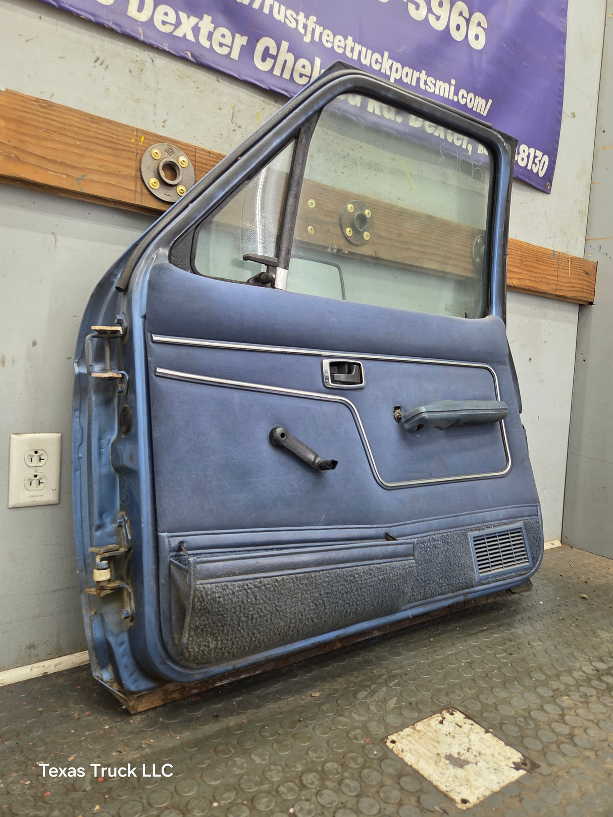 1983-1988 Ford Ranger Passenger Side Front Right Hand Door