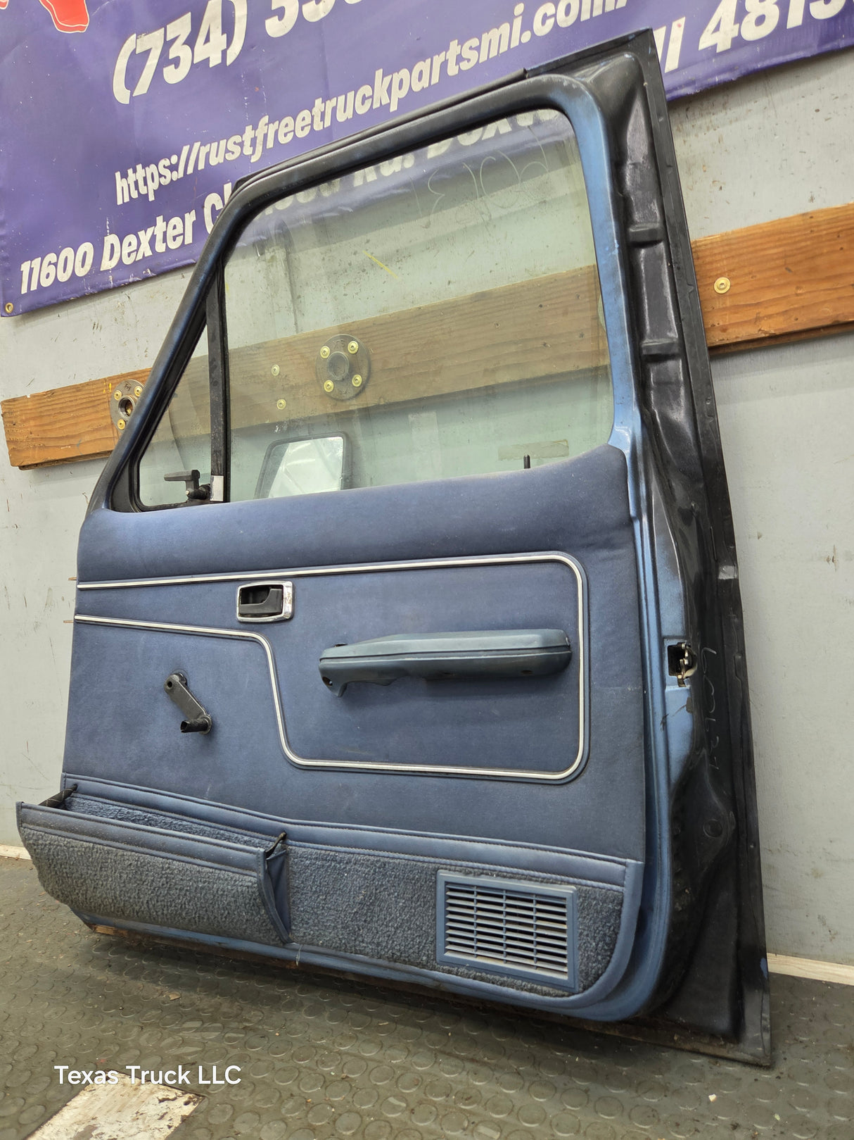 1983-1988 Ford Ranger Passenger Side Front Right Hand Door