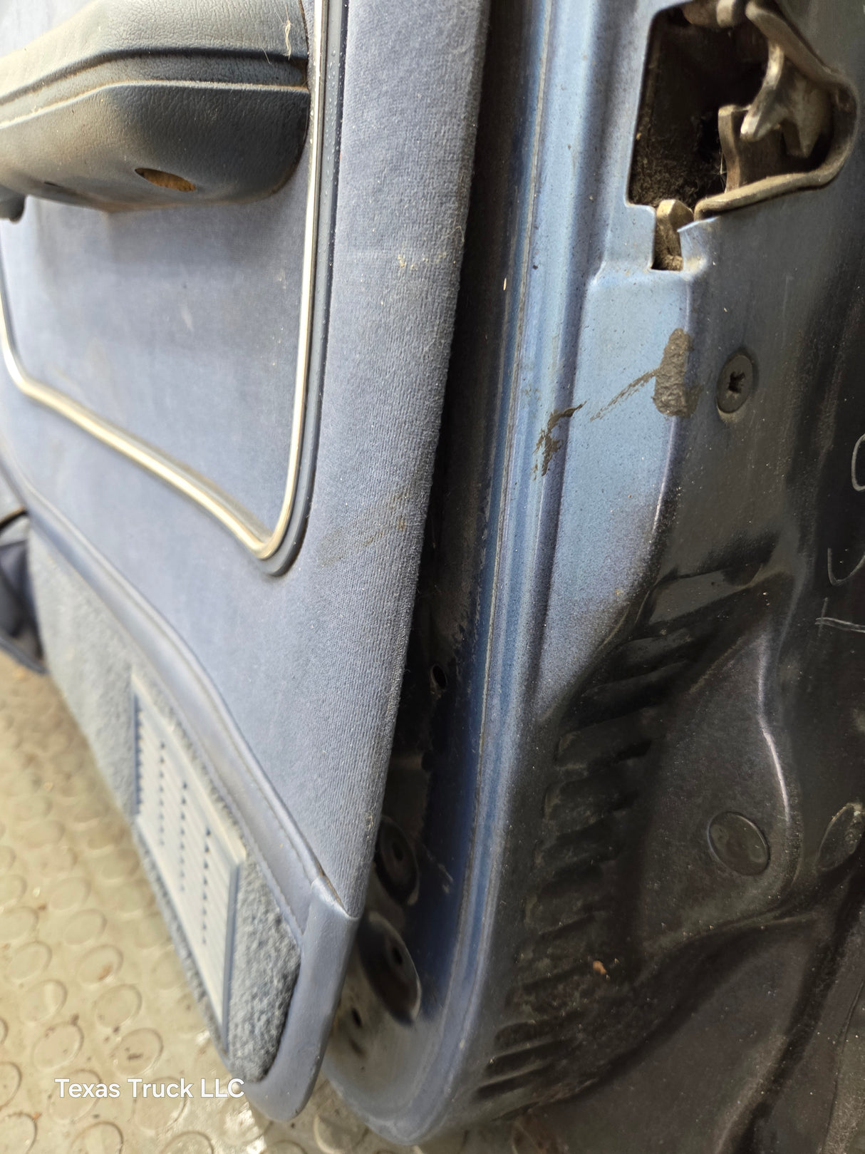 1983-1988 Ford Ranger Passenger Side Front Right Hand Door