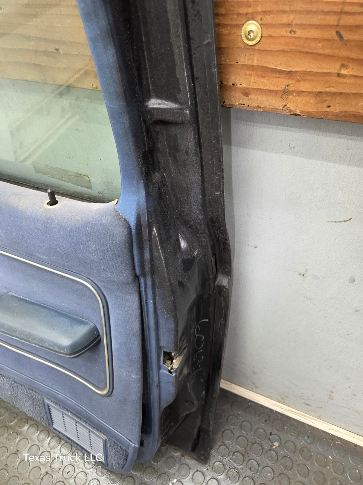 1983-1988 Ford Ranger Passenger Side Front Right Hand Door