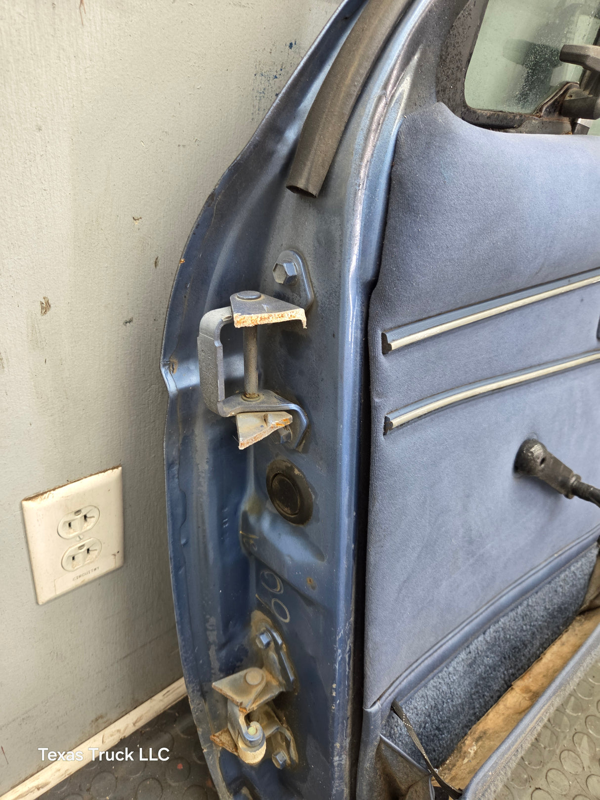 1983-1988 Ford Ranger Passenger Side Front Right Hand Door