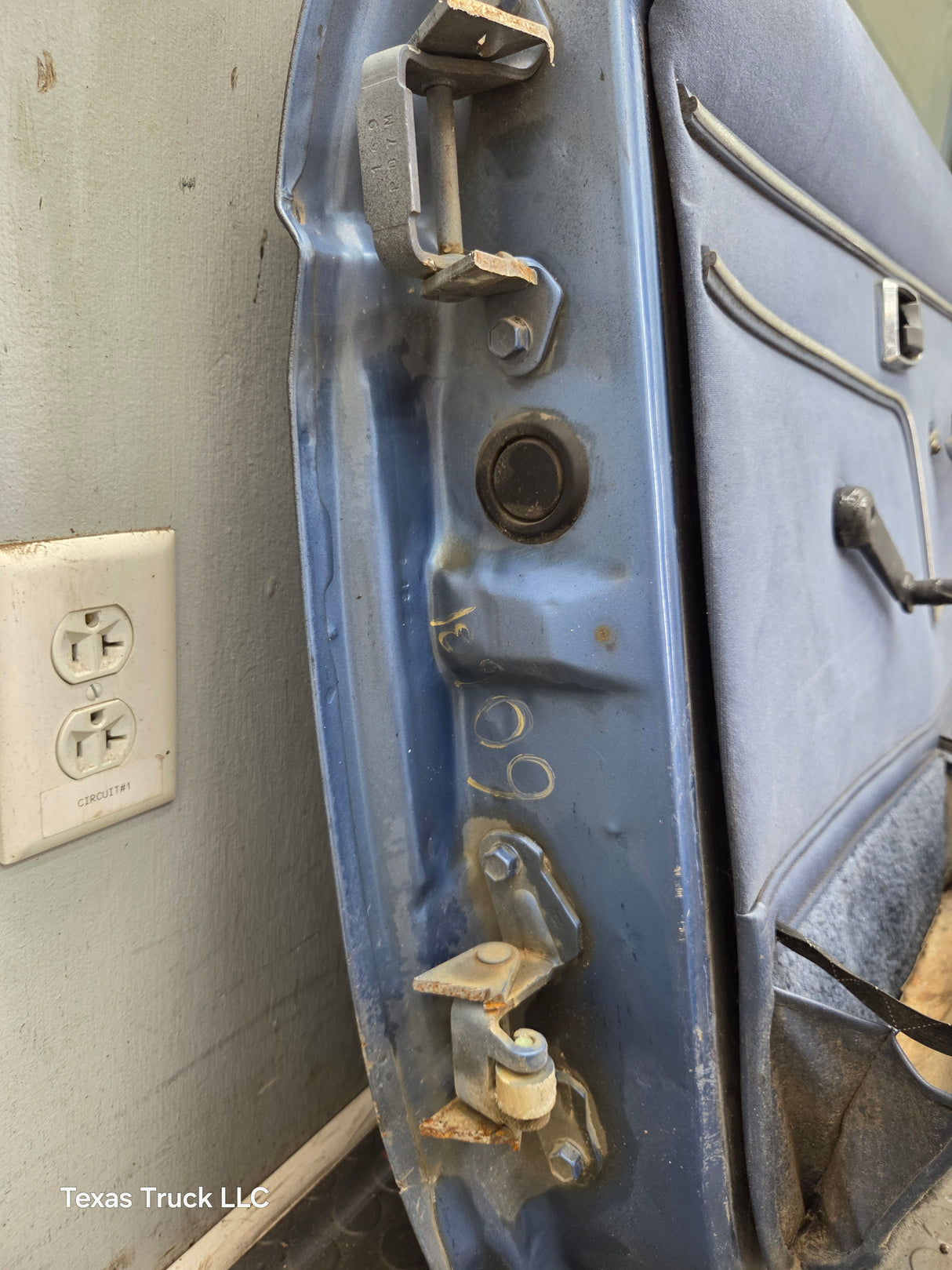 1983-1988 Ford Ranger Passenger Side Front Right Hand Door
