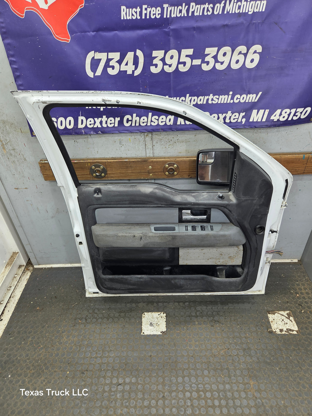 2004-2008 Ford F150 Driver Side Extended/Regular Cab Front Door LH