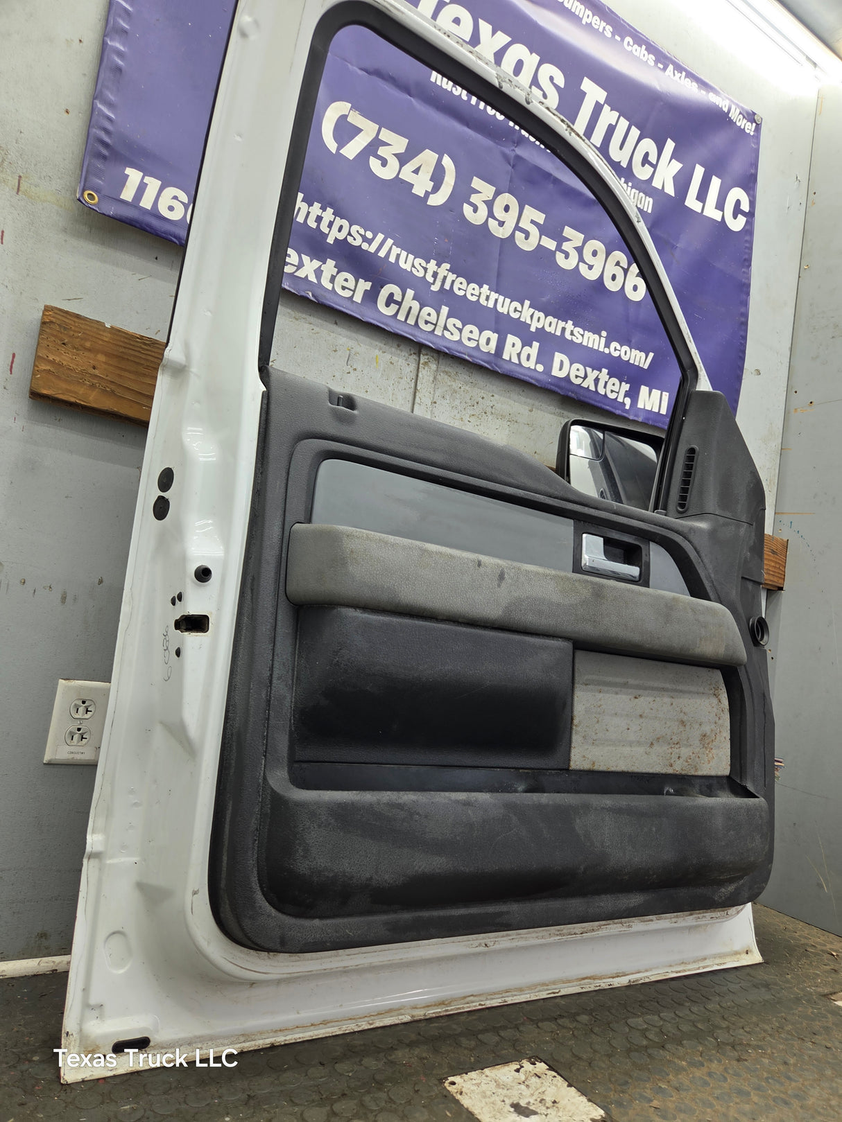 2004-2008 Ford F150 Driver Side Extended/Regular Cab Front Door LH