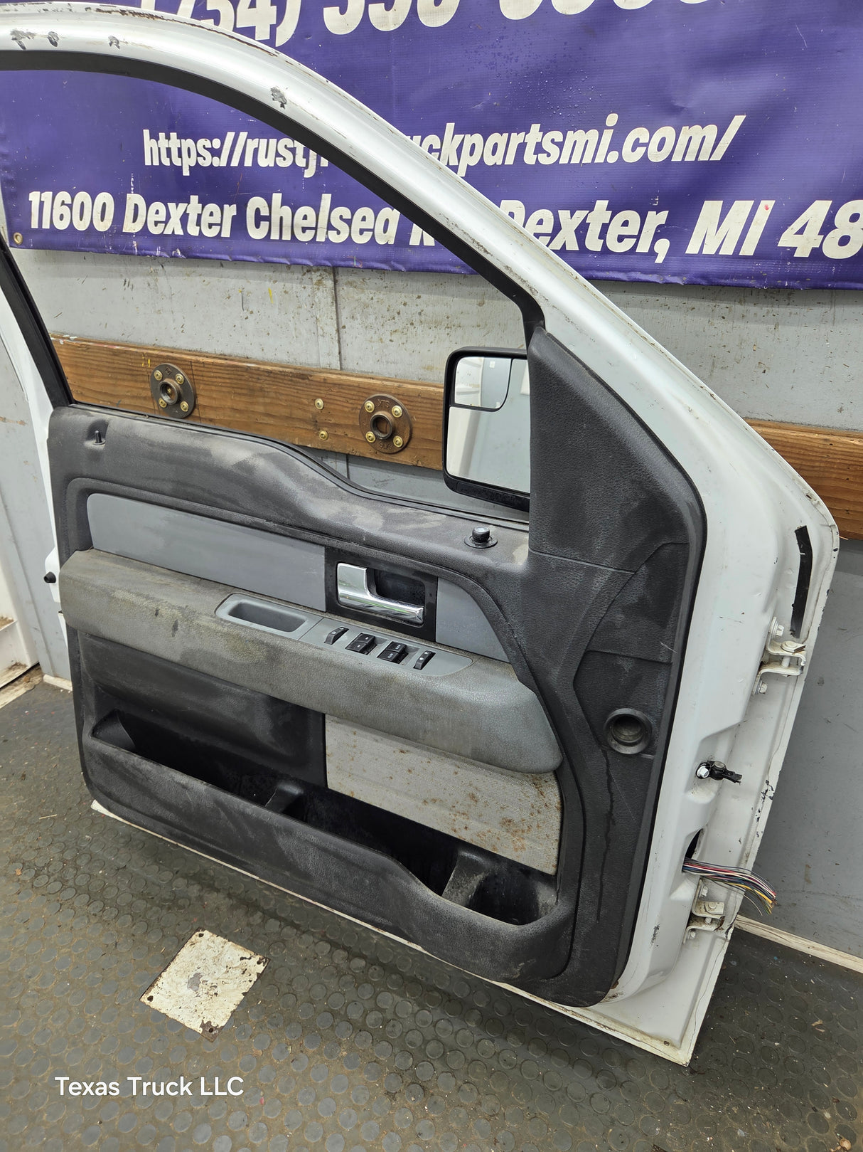 2004-2008 Ford F150 Driver Side Extended/Regular Cab Front Door LH