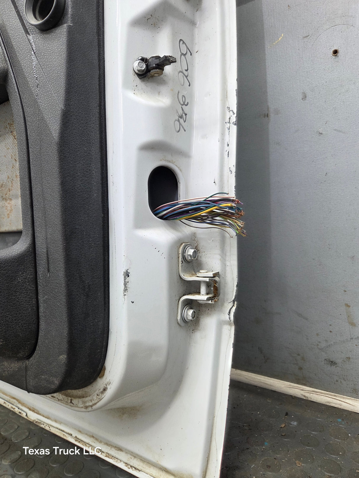 2004-2008 Ford F150 Driver Side Extended/Regular Cab Front Door LH