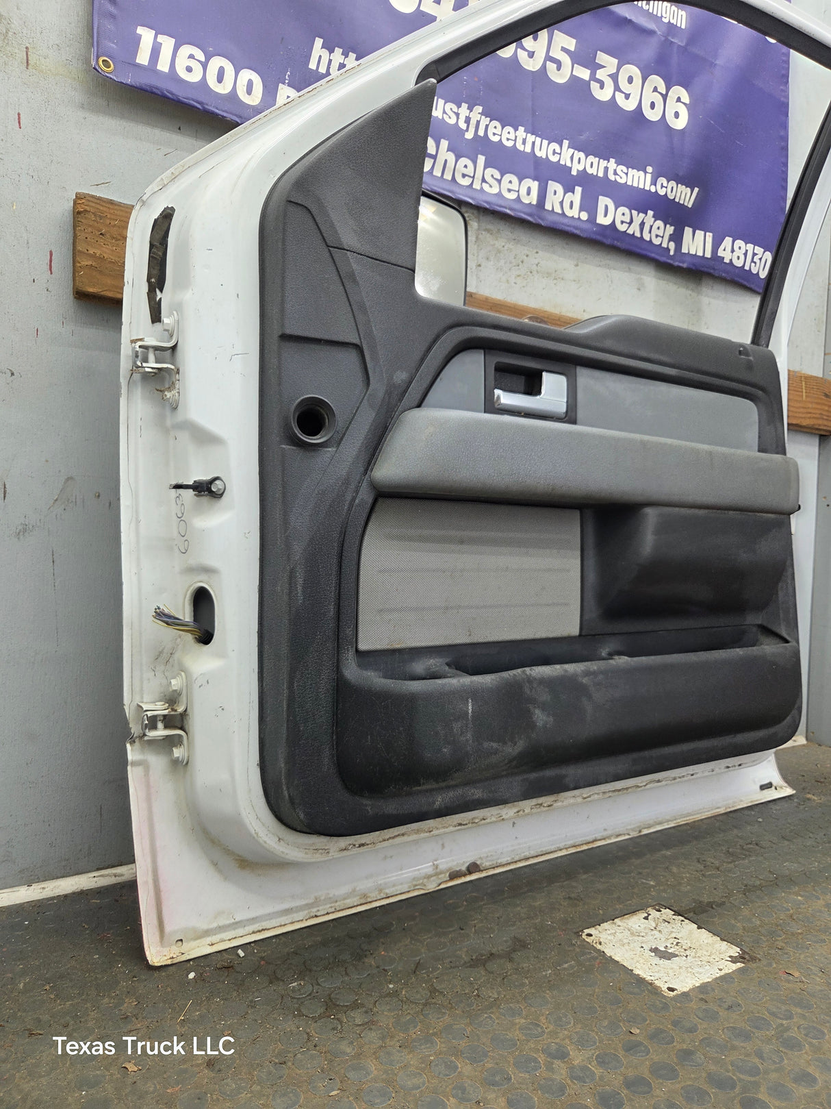 2004-2008 Ford F150 Extended/Regular Cab Passenger Side Front Door RH