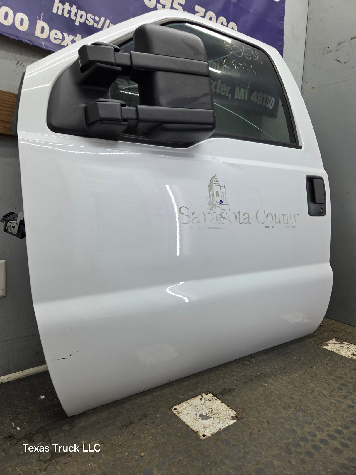 2012-2016 Ford Super Duty LH Driver Side Front Door F250 F350 F450 F550