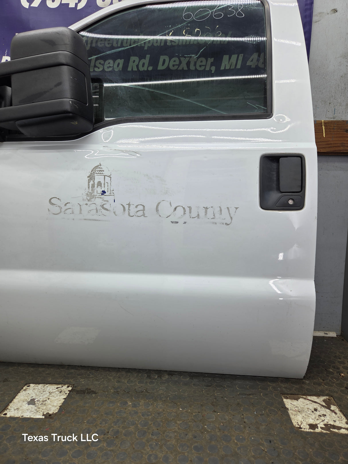 2012-2016 Ford Super Duty LH Driver Side Front Door F250 F350 F450 F550