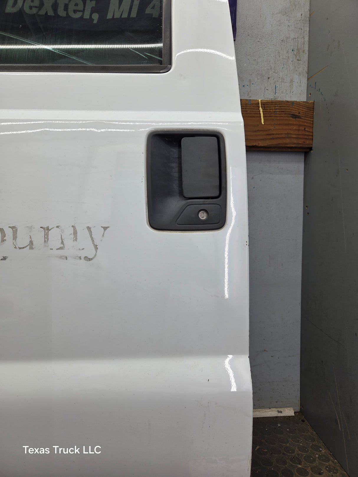 2012-2016 Ford Super Duty LH Driver Side Front Door F250 F350 F450 F550