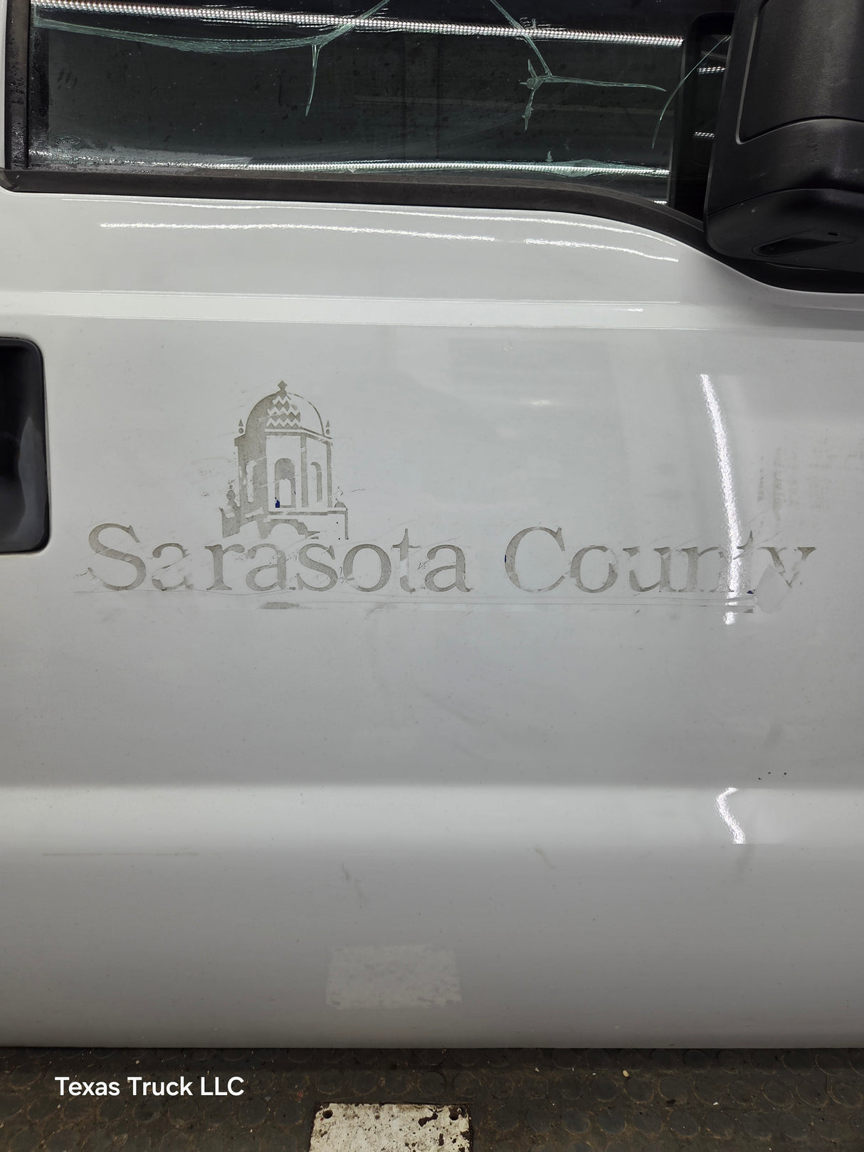 2012-2016 Ford Super Duty RH Passenger Side Front Door F250 F350 F450 F550