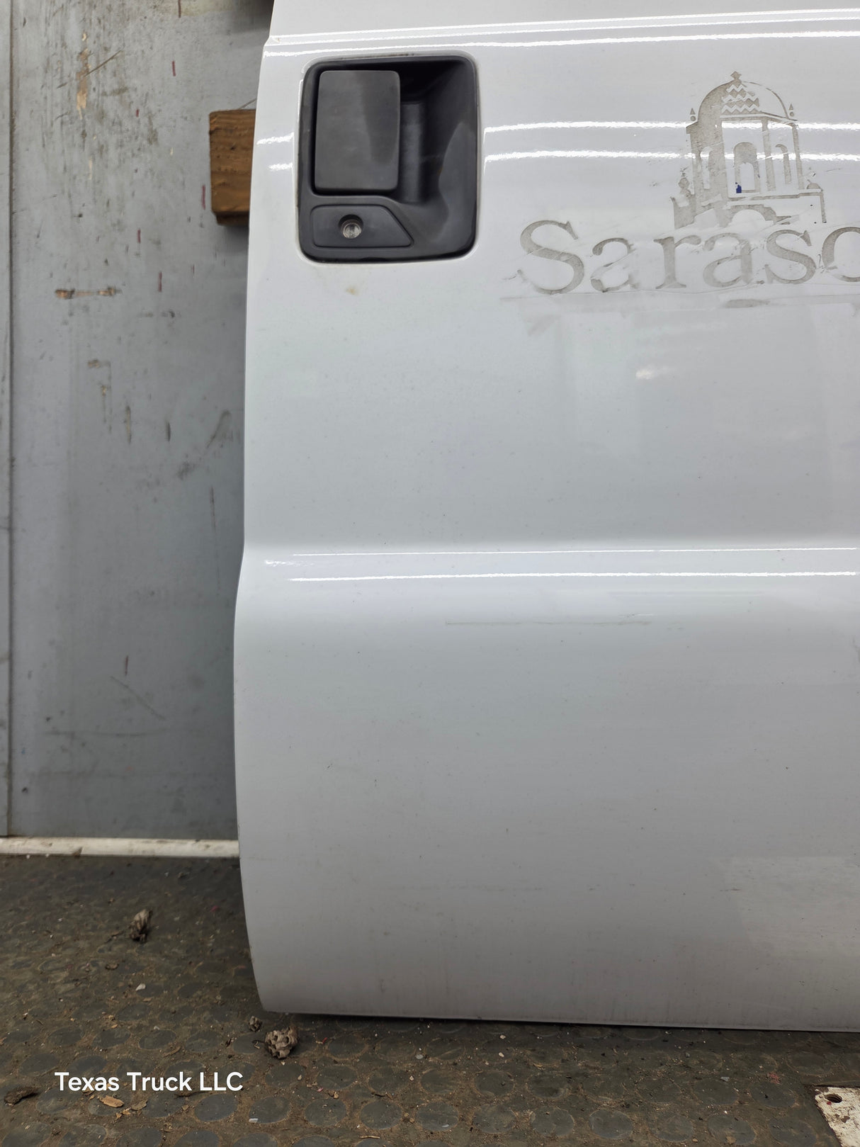 2012-2016 Ford Super Duty RH Passenger Side Front Door F250 F350 F450 F550