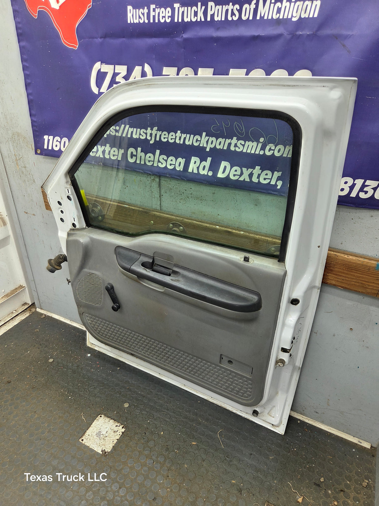 1999-2011 Ford Super Duty LH Driver Side Front Door F250 F350 F450 F550