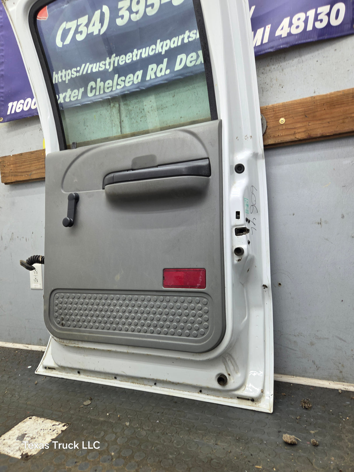 1999-2011 Ford Super Duty RH Passenger Side Rear Crew Cab Door F250 F350 F450 F550