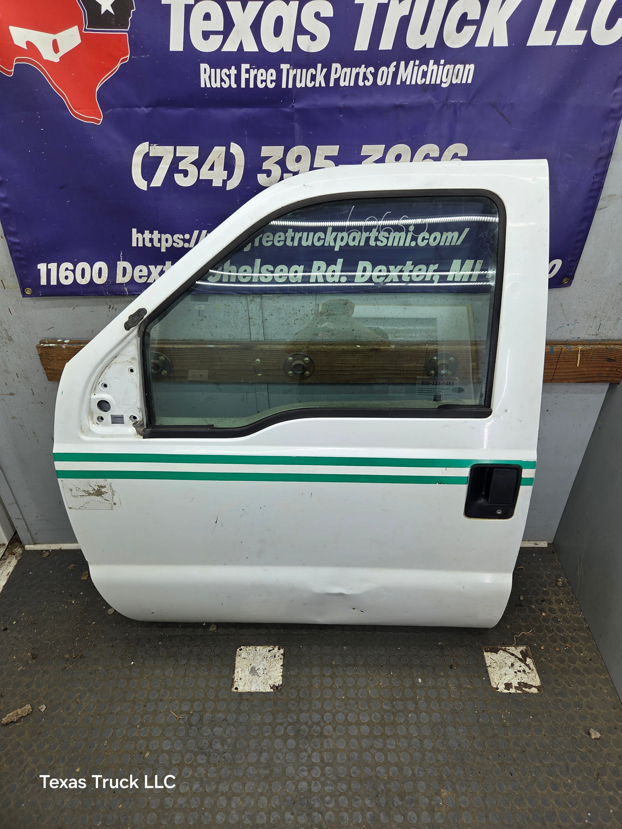 1999-2011 Ford Super Duty LH Driver Side Front Door F250 F350 F450 F550