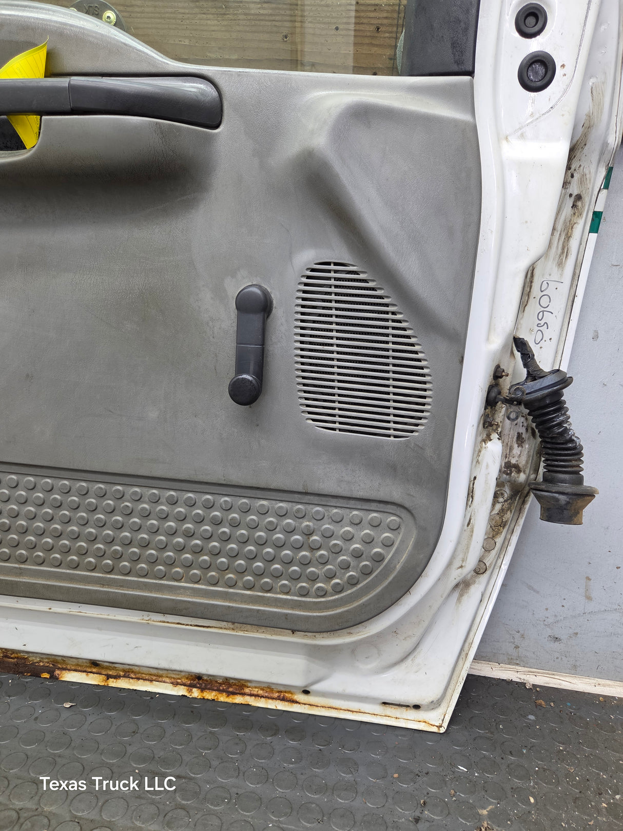 1999-2011 Ford Super Duty LH Driver Side Front Door F250 F350 F450 F550