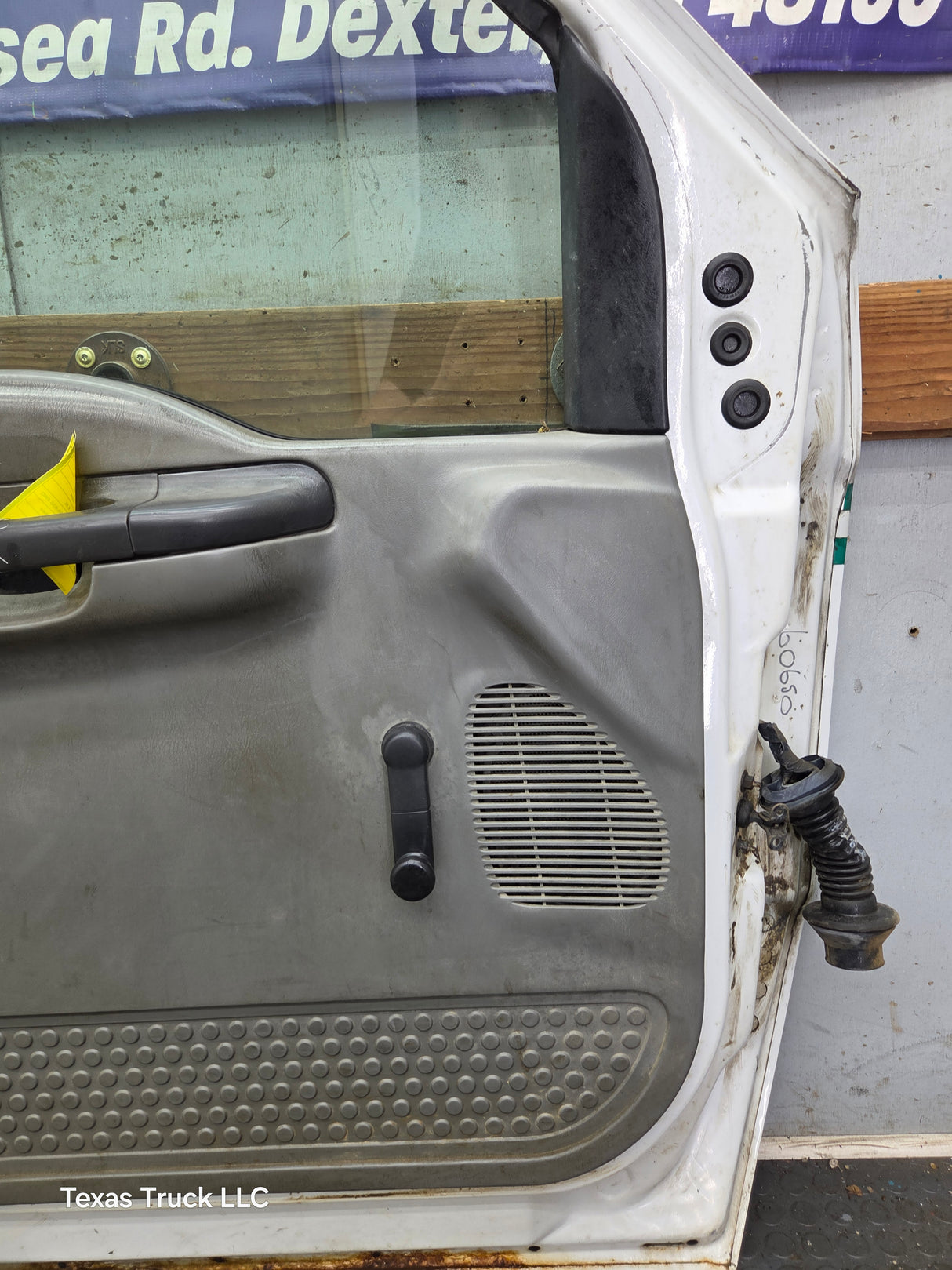 1999-2011 Ford Super Duty LH Driver Side Front Door F250 F350 F450 F550