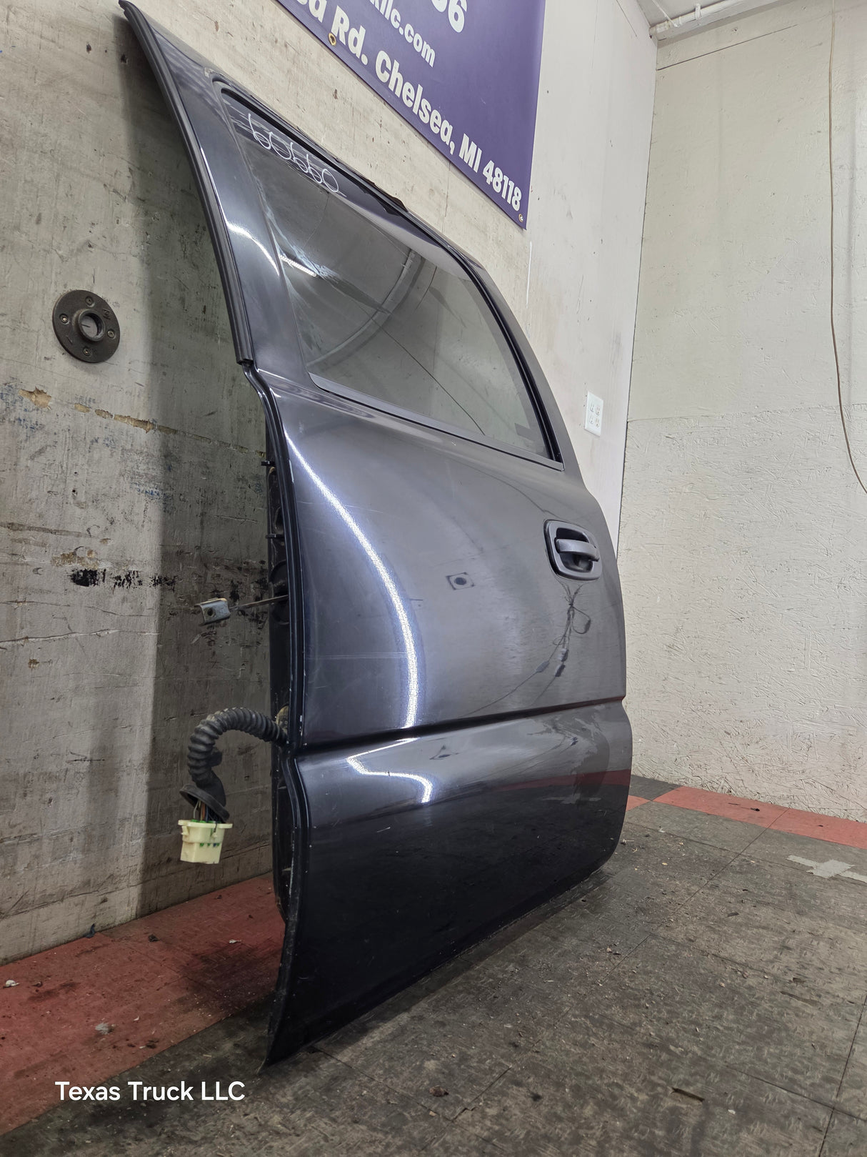 1999-2007 Chevrolet Silverado / GMC Sierra 1500 2500 3500 HD Driver side LH Crew Cab rear door