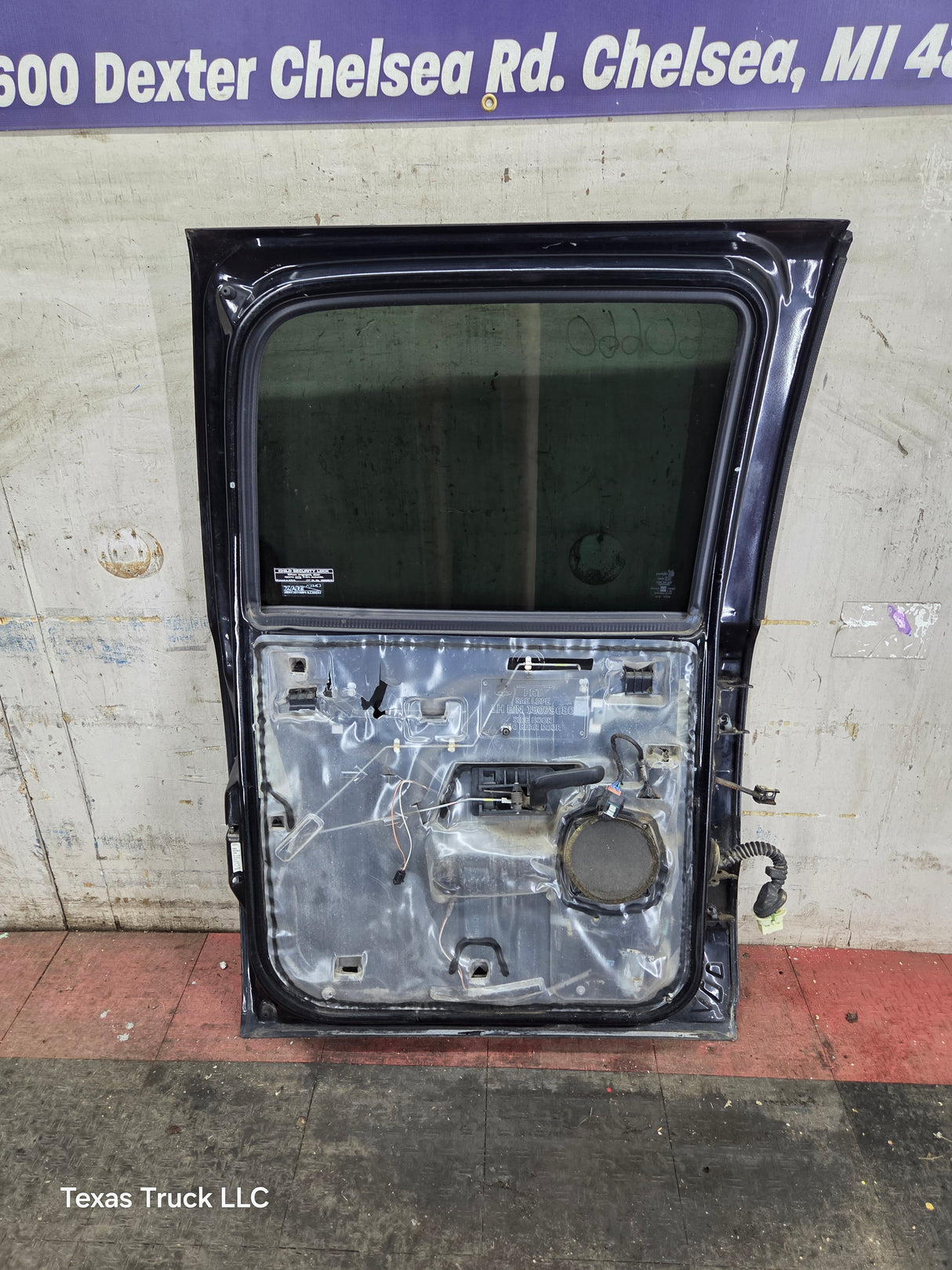 1999-2007 Chevrolet Silverado / GMC Sierra 1500 2500 3500 HD Driver side LH Crew Cab rear door