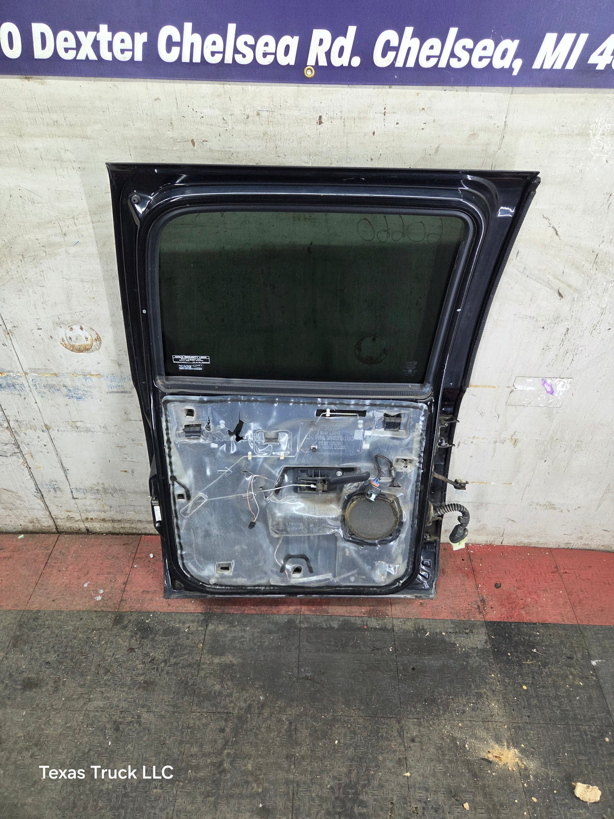 1999-2007 Chevrolet Silverado / GMC Sierra 1500 2500 3500 HD Driver side LH Crew Cab rear door
