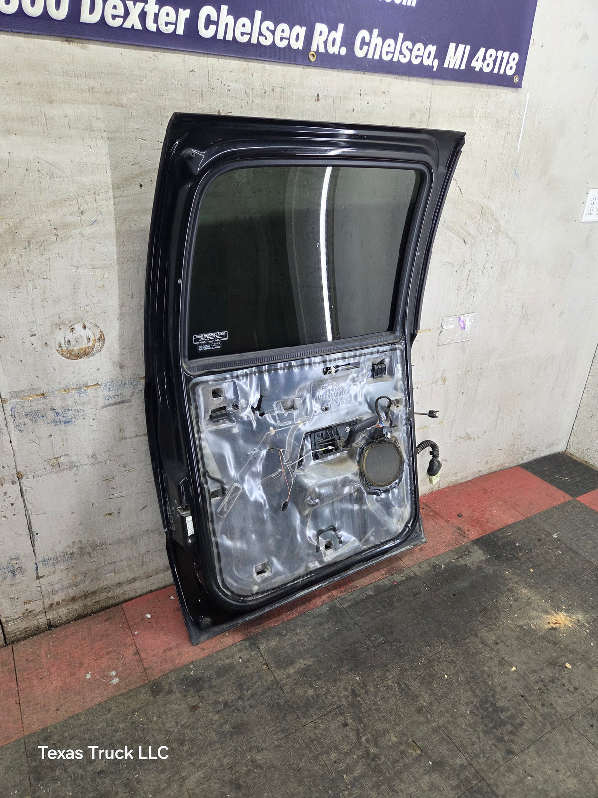 1999-2007 Chevrolet Silverado / GMC Sierra 1500 2500 3500 HD Driver side LH Crew Cab rear door