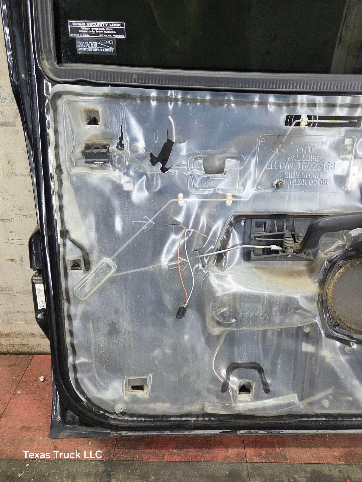 1999-2007 Chevrolet Silverado / GMC Sierra 1500 2500 3500 HD Driver side LH Crew Cab rear door