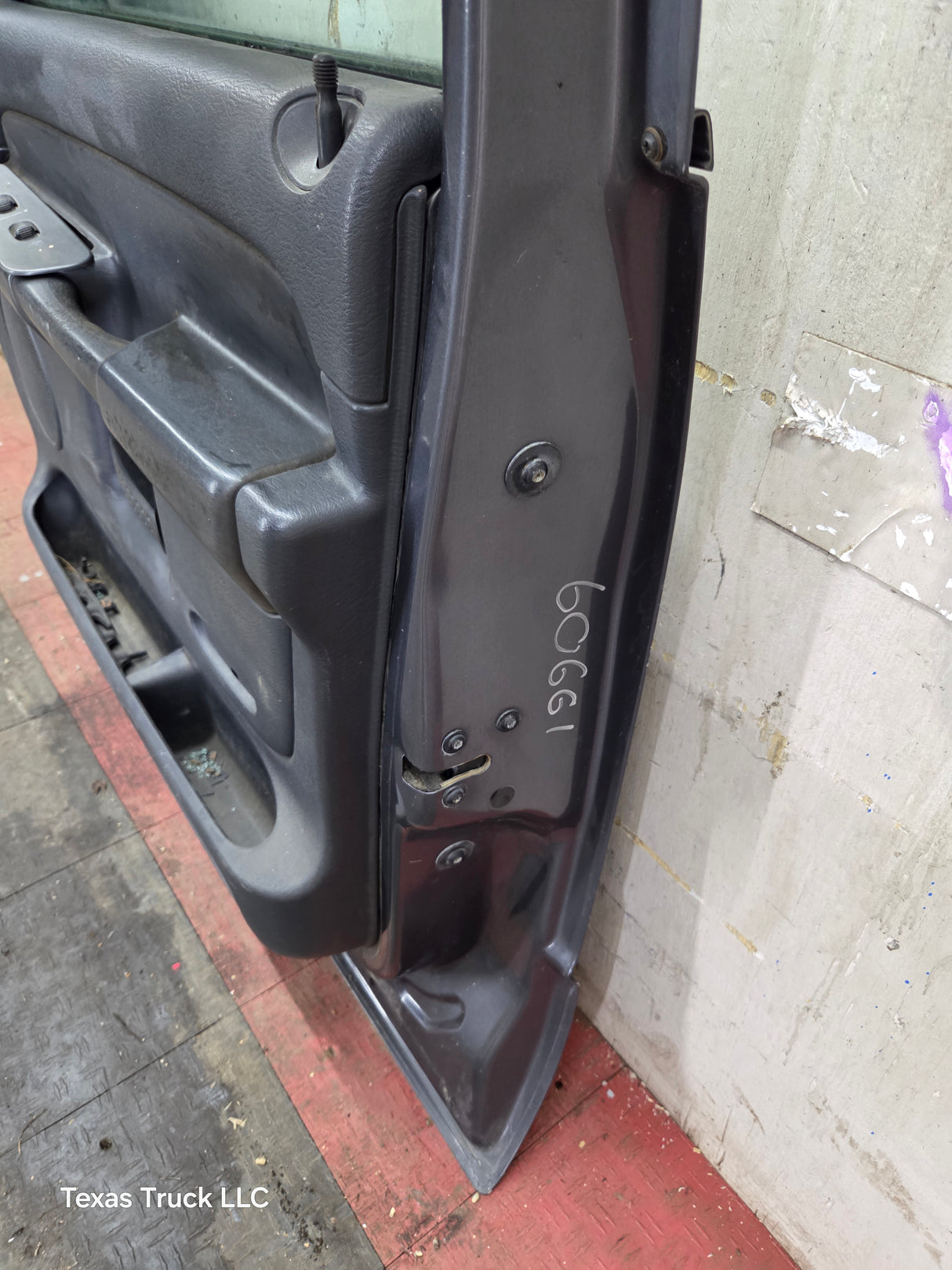 2003-2008 Dodge Ram 3rd Gen Passenger Side Front Quad Cab Crew Cab Door 1500 2500 3500 4500 5500