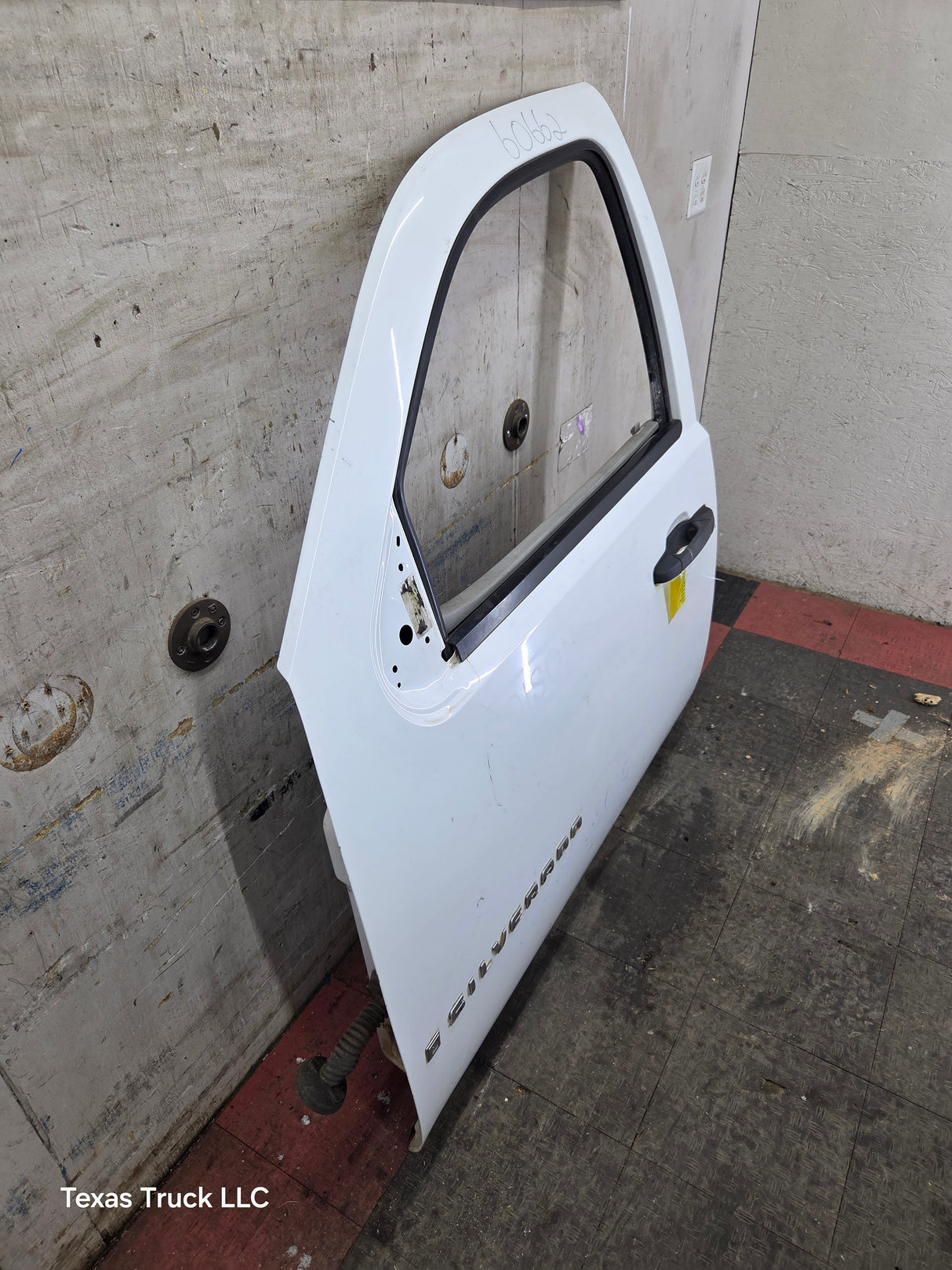 2007-2013 Chevrolet Silverado / GMC Sierra 1500 2500 3500 HD LH Front Driver Side Door