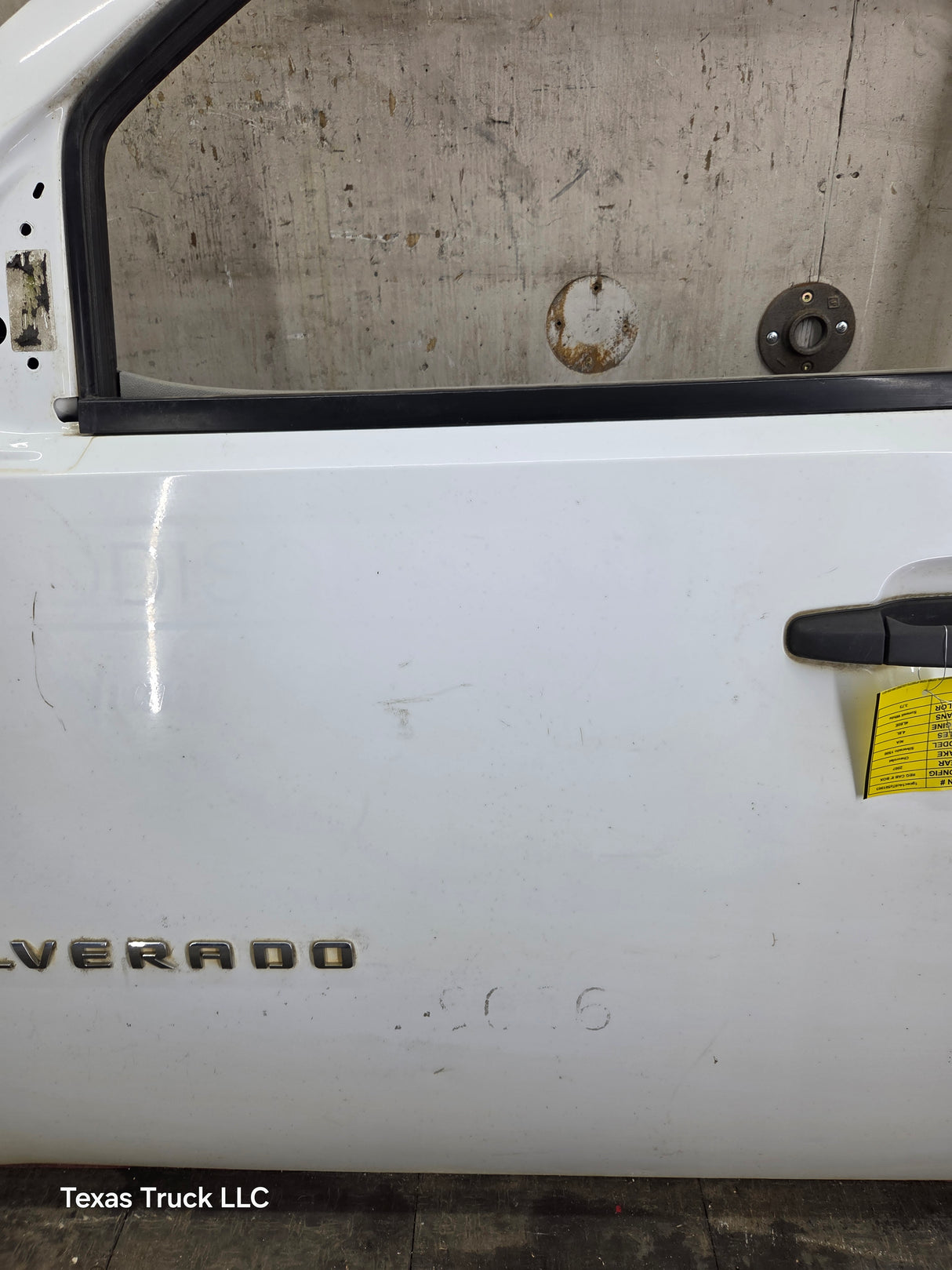 2007-2013 Chevrolet Silverado / GMC Sierra 1500 2500 3500 HD LH Front Driver Side Door