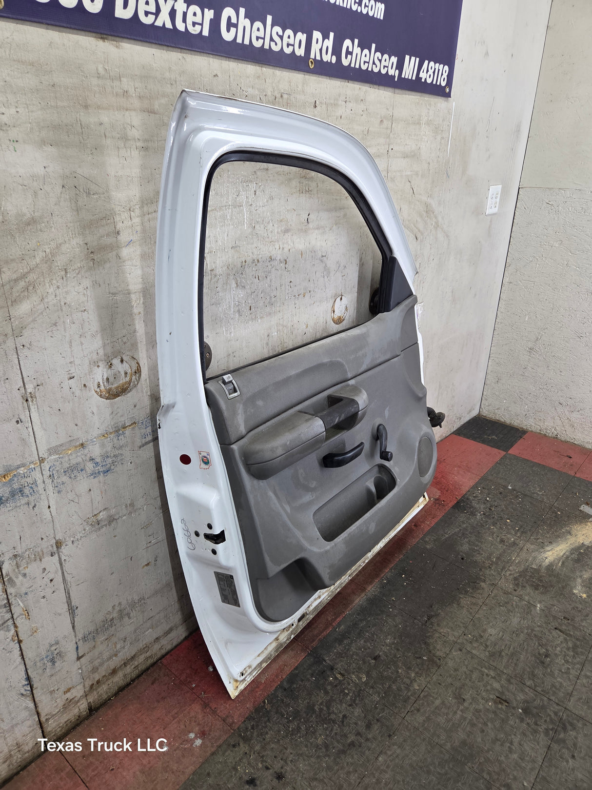 2007-2013 Chevrolet Silverado / GMC Sierra 1500 2500 3500 HD LH Front Driver Side Door