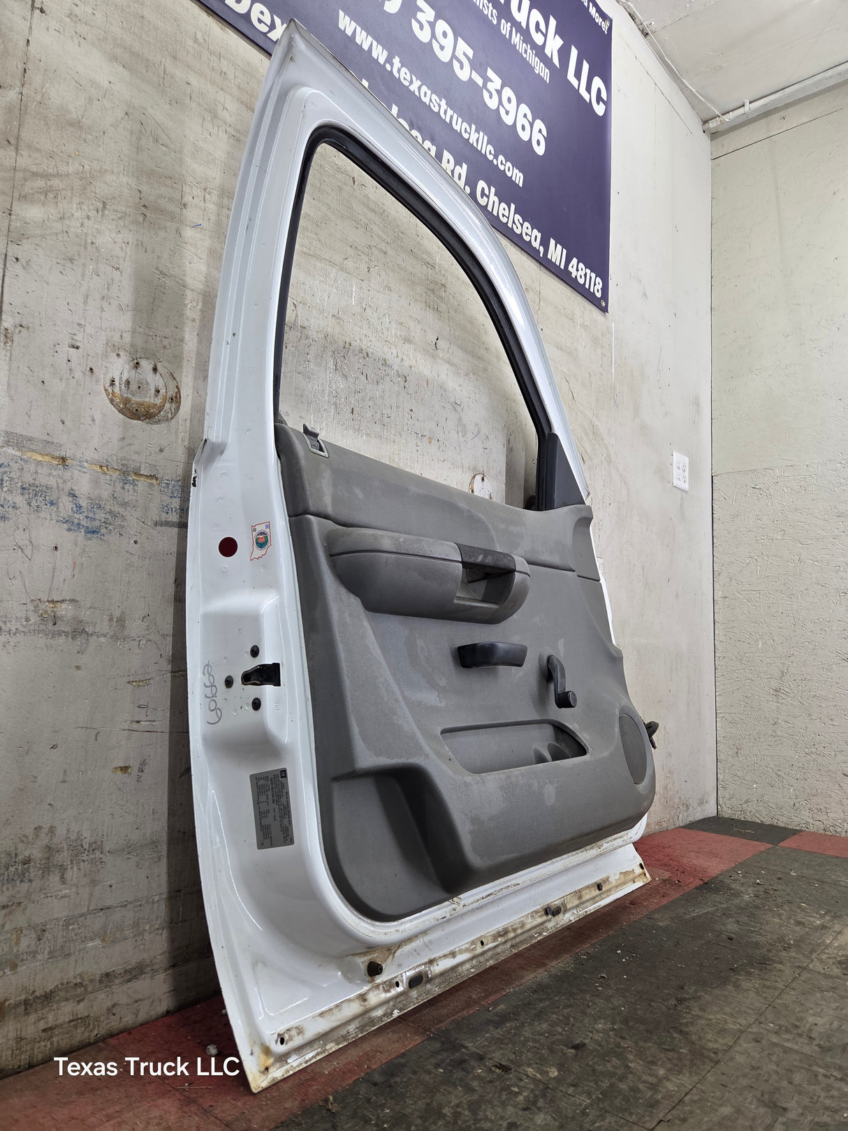 2007-2013 Chevrolet Silverado / GMC Sierra 1500 2500 3500 HD LH Front Driver Side Door