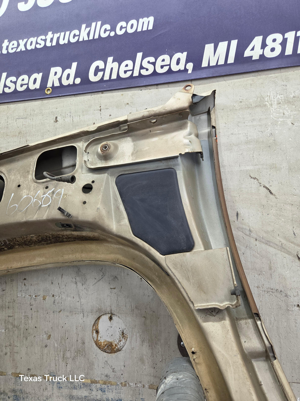 1988-1998 Chevrolet / GMC 1500 2500 3500 Right Hand Passenger Side Front Fender