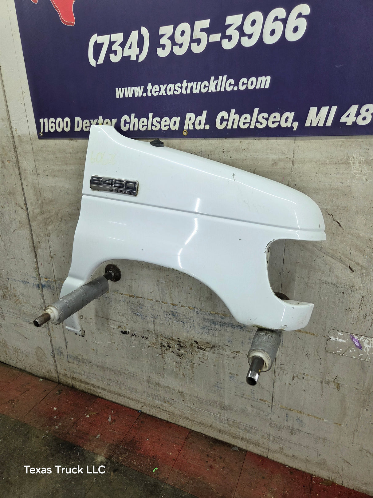1999-2007 Ford Super Duty RH Passenger Side Front Fender E150 E250 E350 E450 E550 Econoline