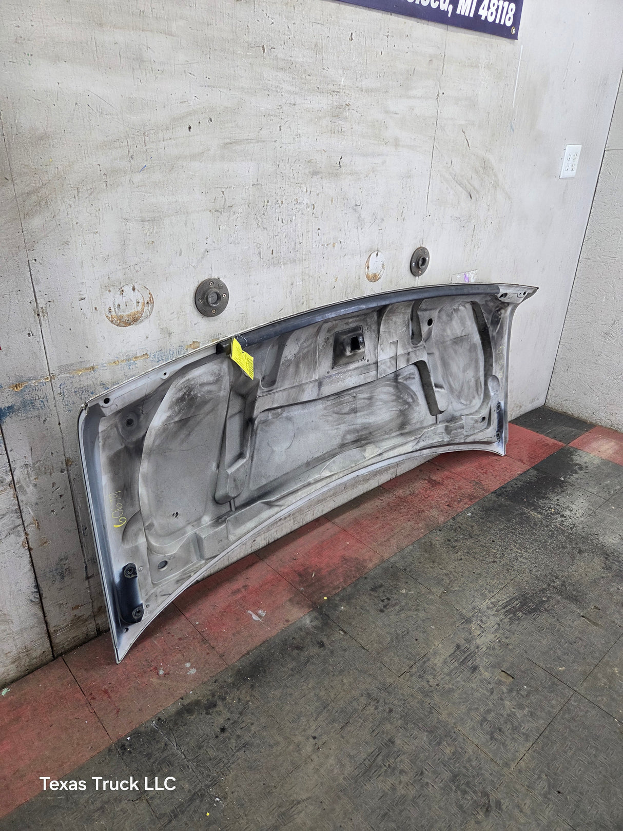 2003-2007 Ford E-Series Hood E150 E250 E350 E450