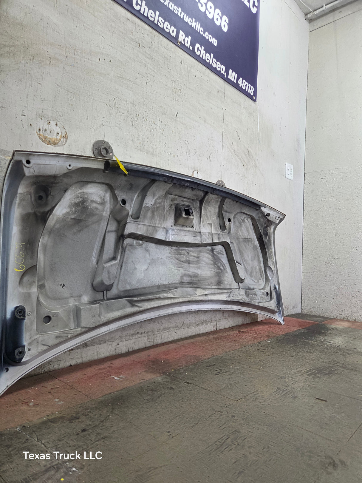 2003-2007 Ford E-Series Hood E150 E250 E350 E450