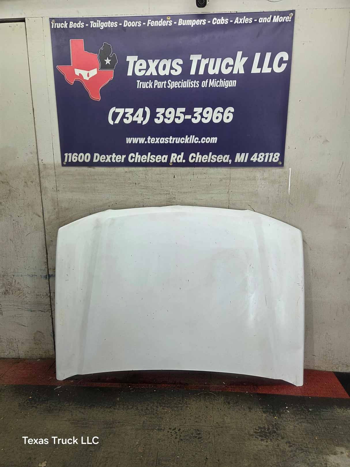 2003-2006 Chevrolet Silverado 1500 2500 'Cateye' Hood "Standard Line" - Summit White