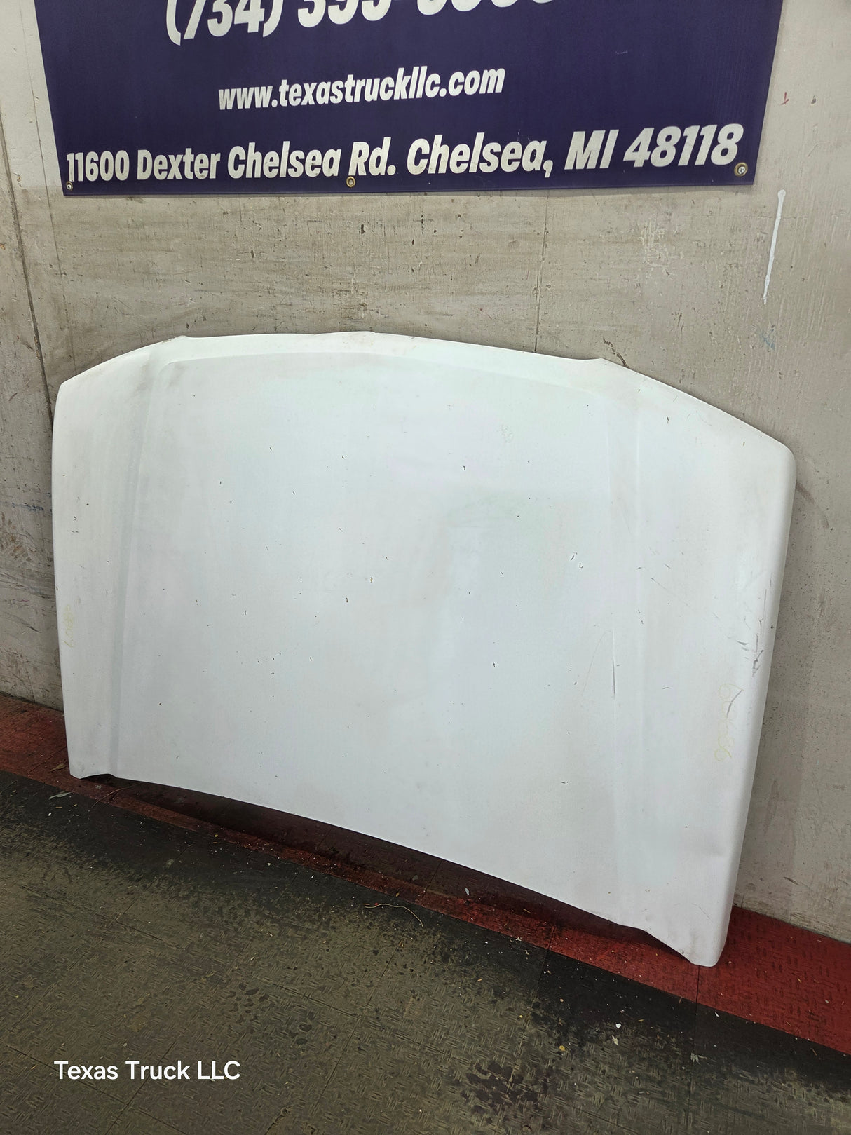 2003-2006 Chevrolet Silverado 1500 2500 'Cateye' Hood "Standard Line" - Summit White