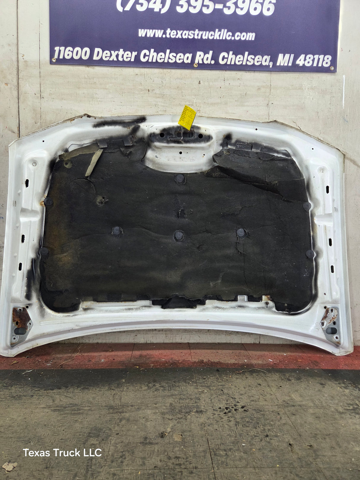 2003-2006 Chevrolet Silverado 1500 2500 'Cateye' Hood "Standard Line" - Summit White