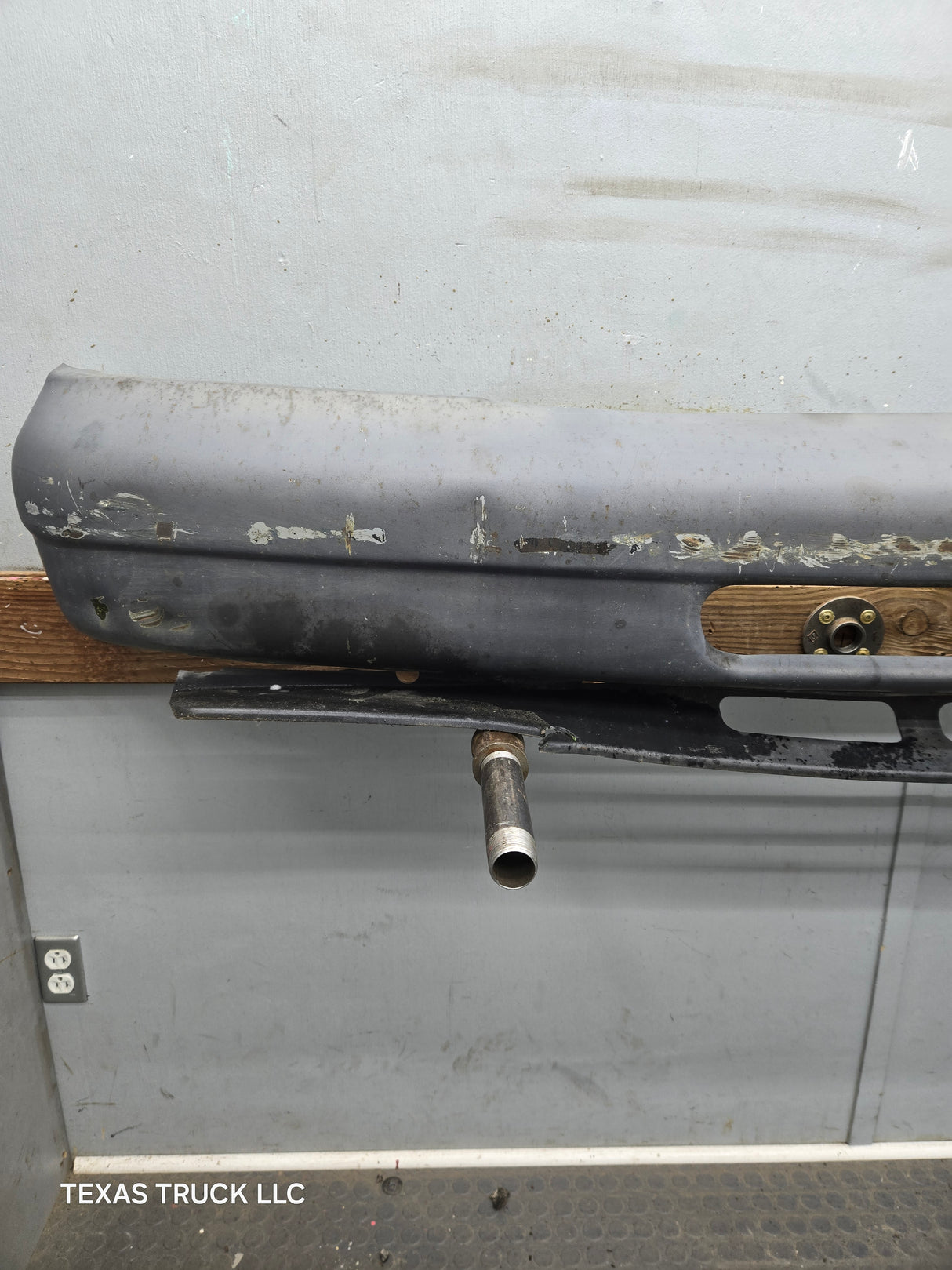 1992–2007 Ford Econoline E-150 E-250 E-350 E-450 E-550 Front Bumper