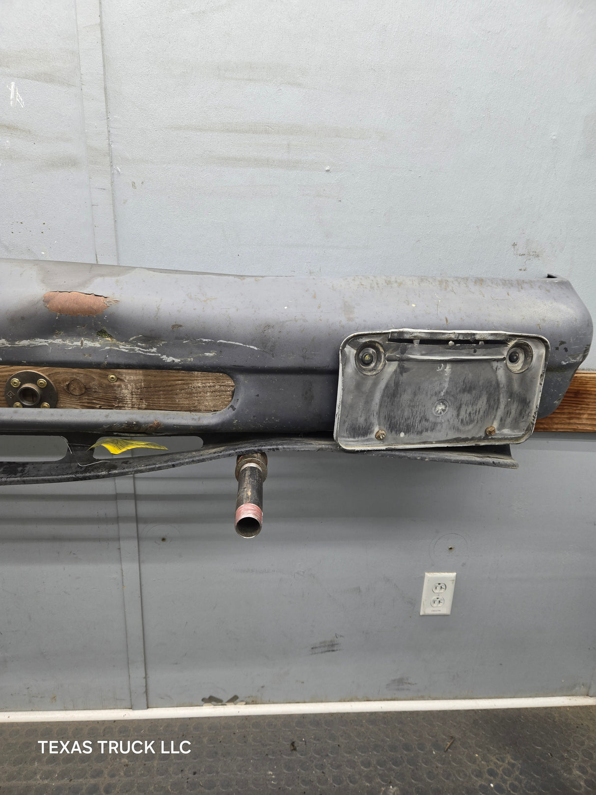 1992–2007 Ford Econoline E-150 E-250 E-350 E-450 E-550 Front Bumper
