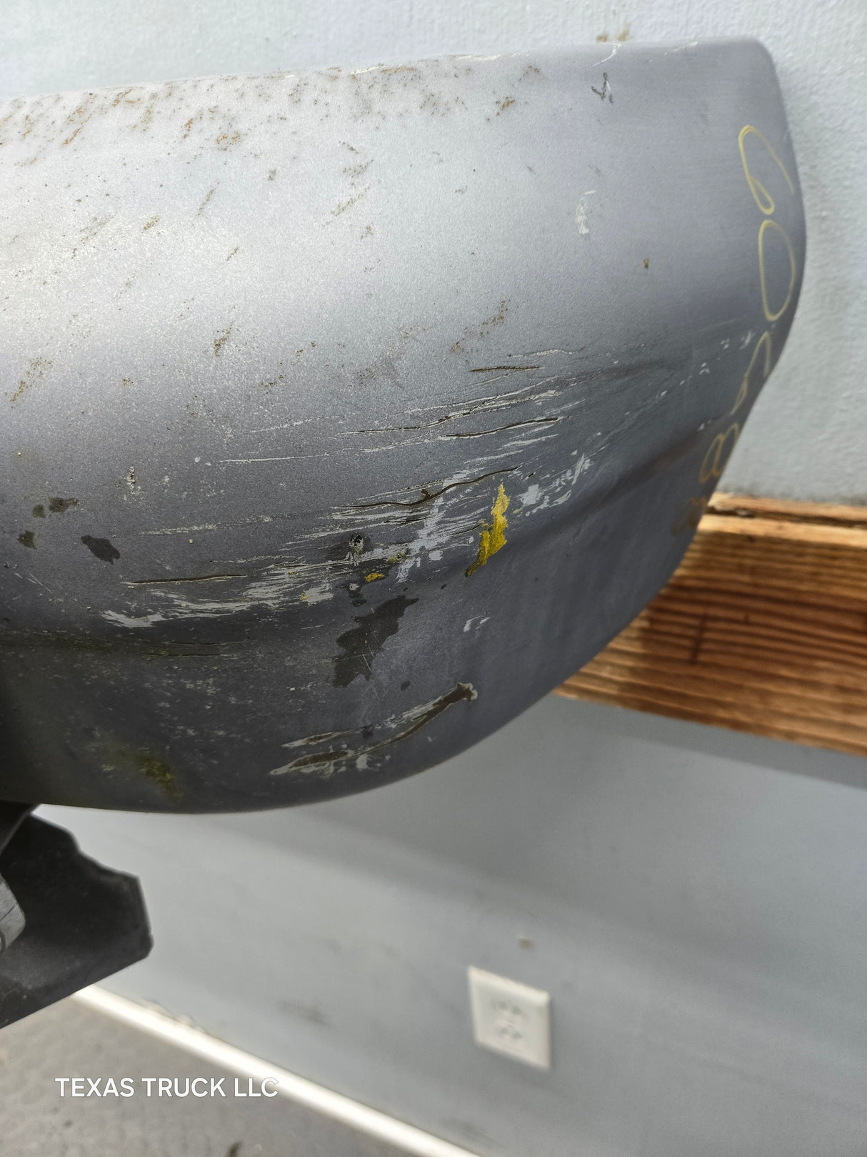 1992–2007 Ford Econoline E-150 E-250 E-350 E-450 E-550 Front Bumper