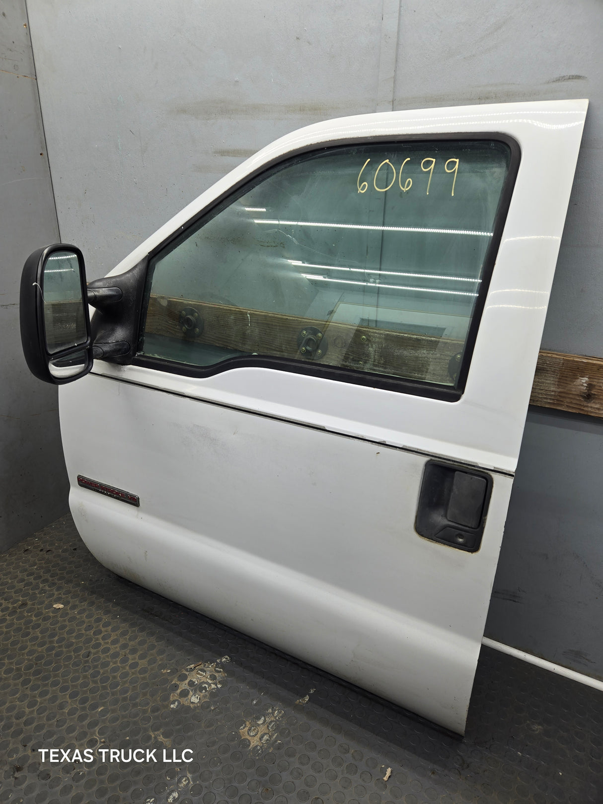 1999-2011 Ford Super Duty LH Driver Side Front Door F250 F350 F450 F550